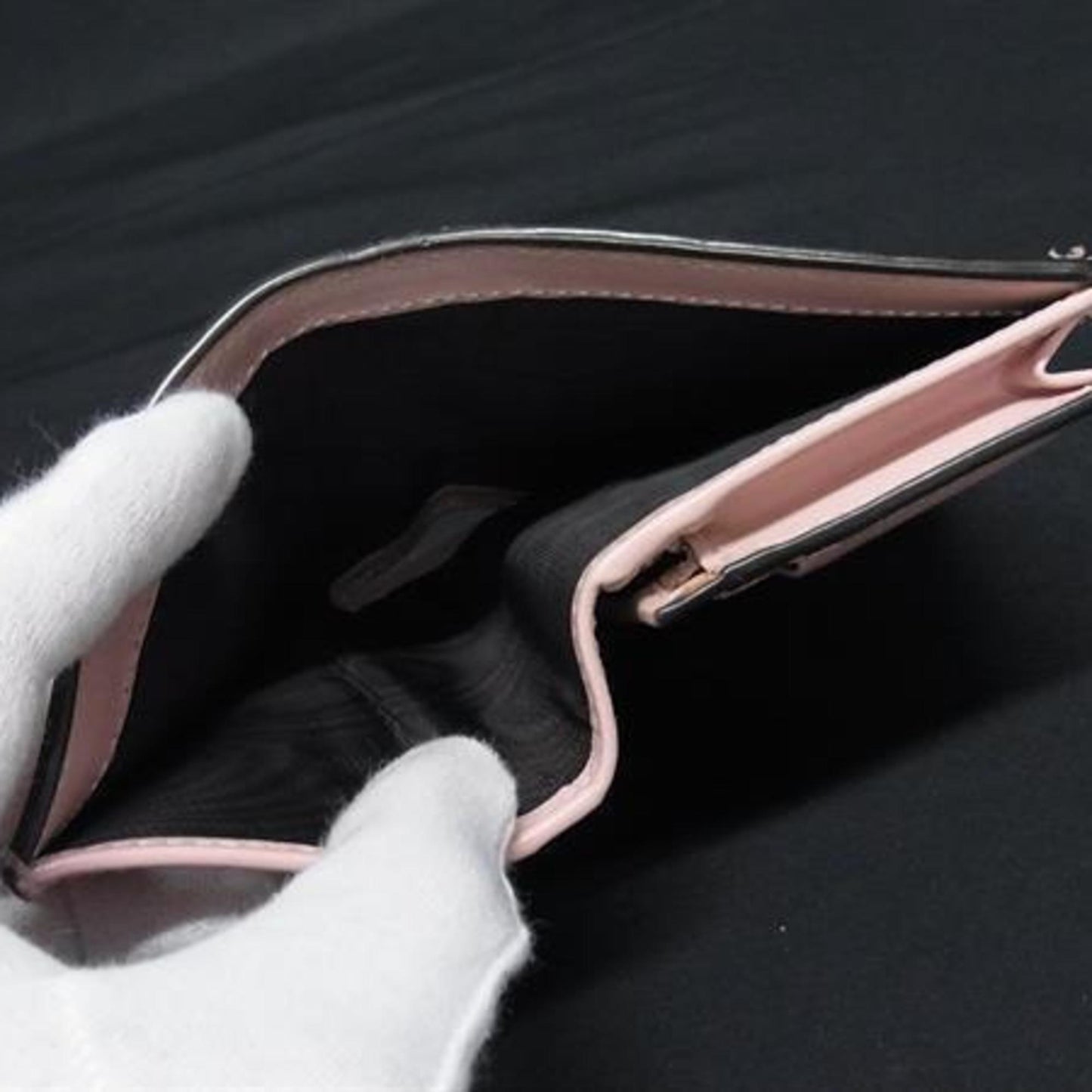Gucci Pink Leather Wallet (Bi-Fold) ( )