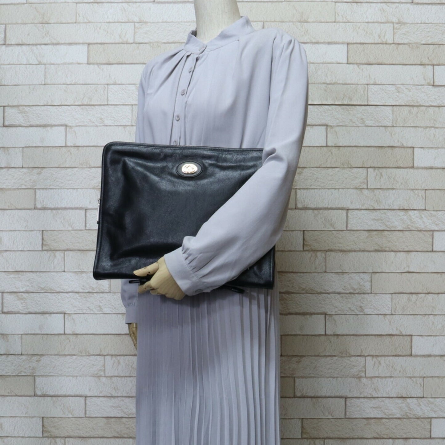 Gucci Daily Black Leather Clutch Bag