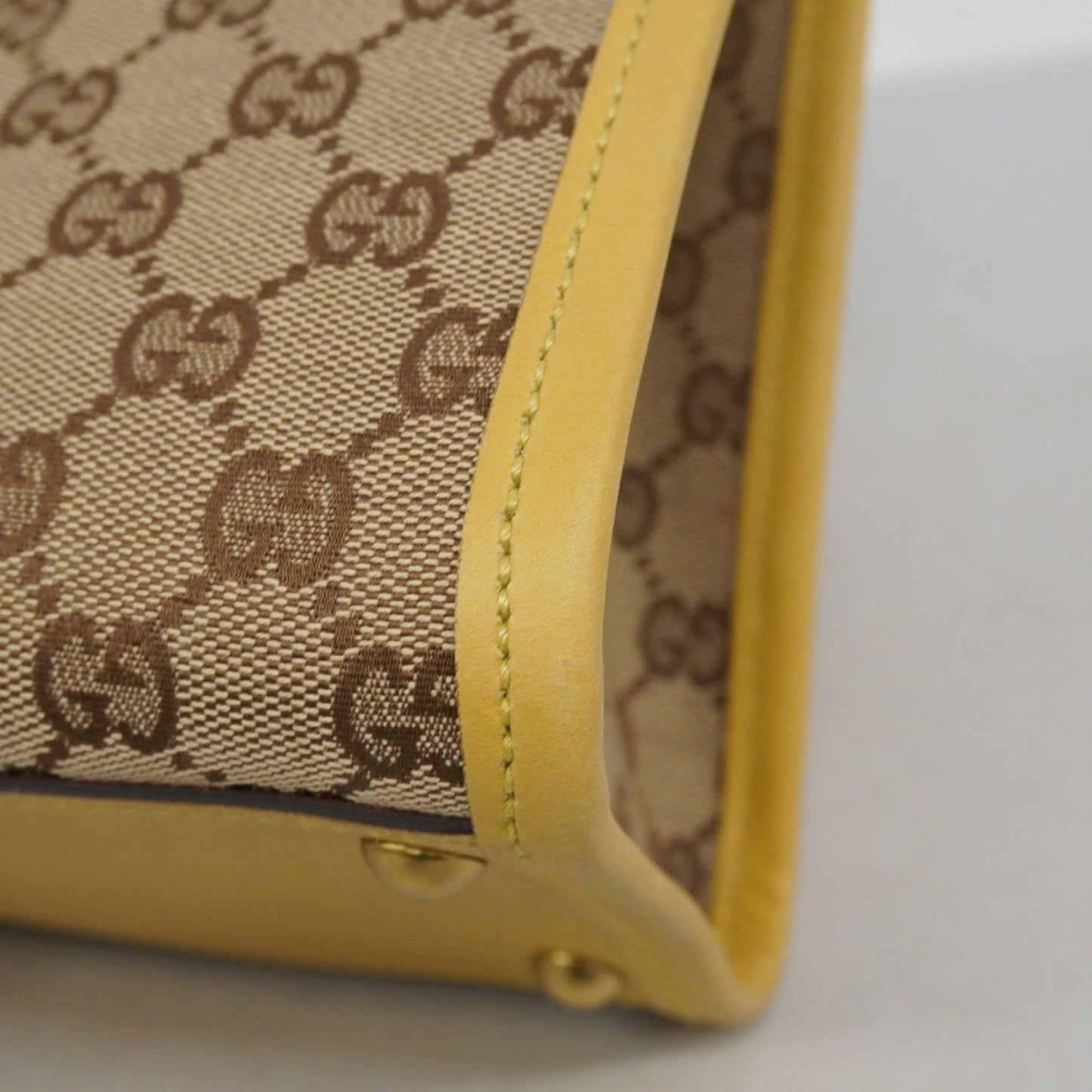 Gucci Beige Yellow Canvas Leather Shoulder Bag ( )
