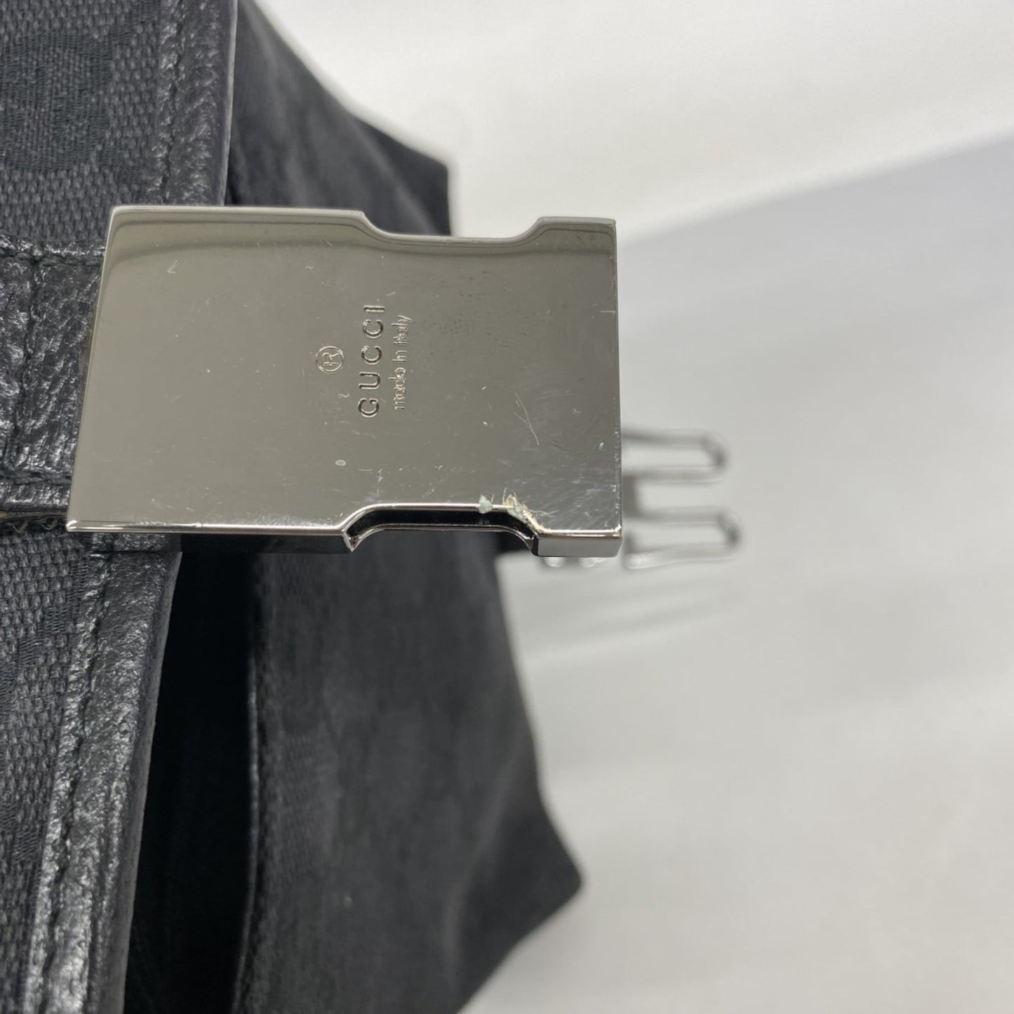 Gucci Black Canvas Fanny Pack ( )