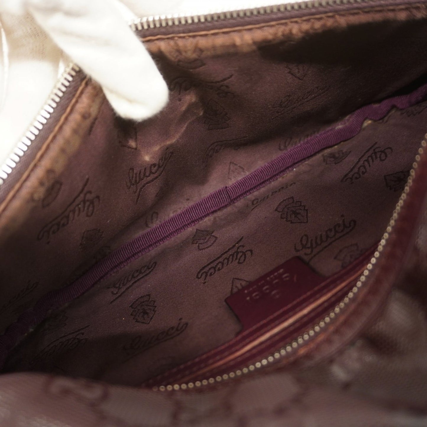 Gucci Bordeaux Pvc Sling Bag ( )