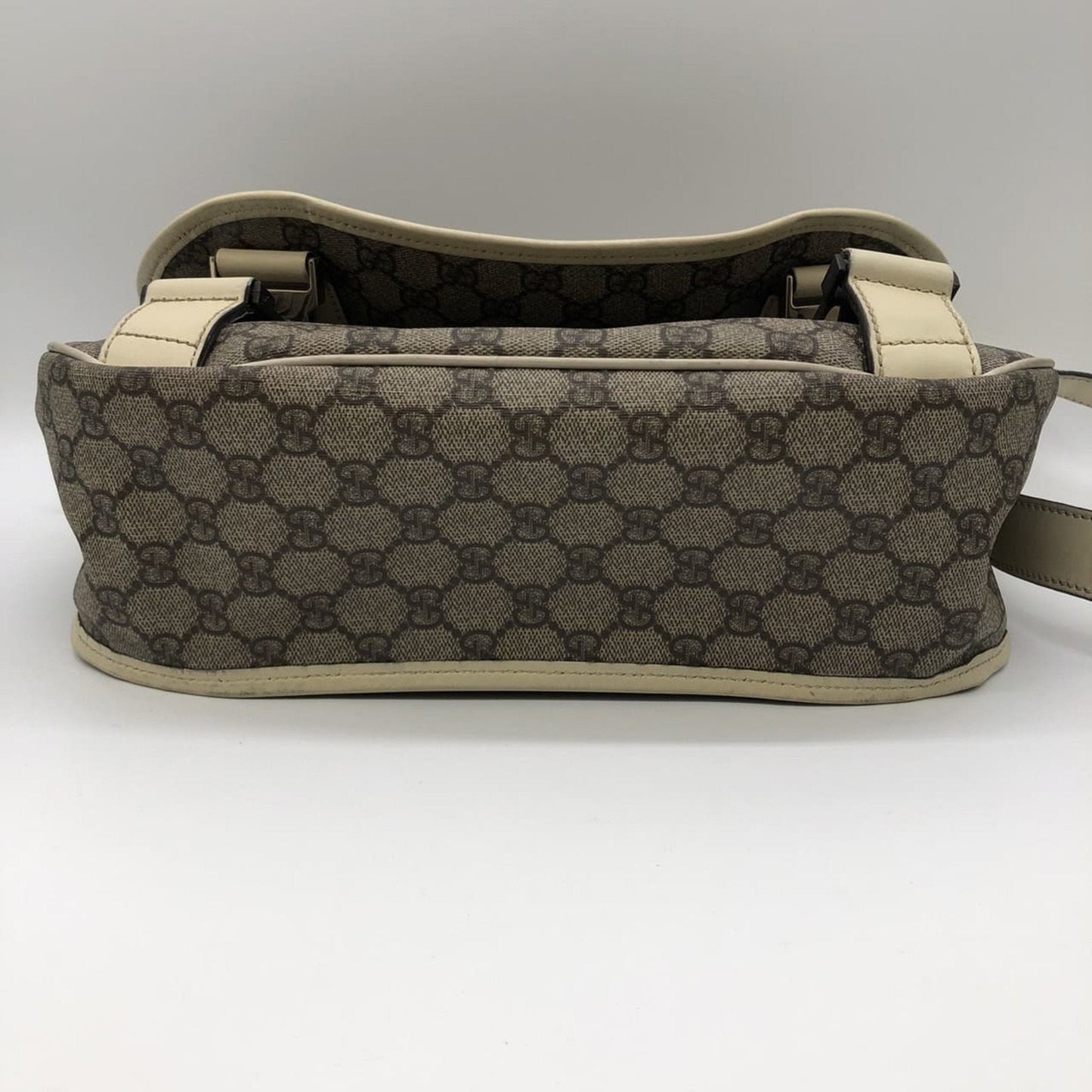 Gucci Beige Brown Gg Supreme Shoulder Bag ( )