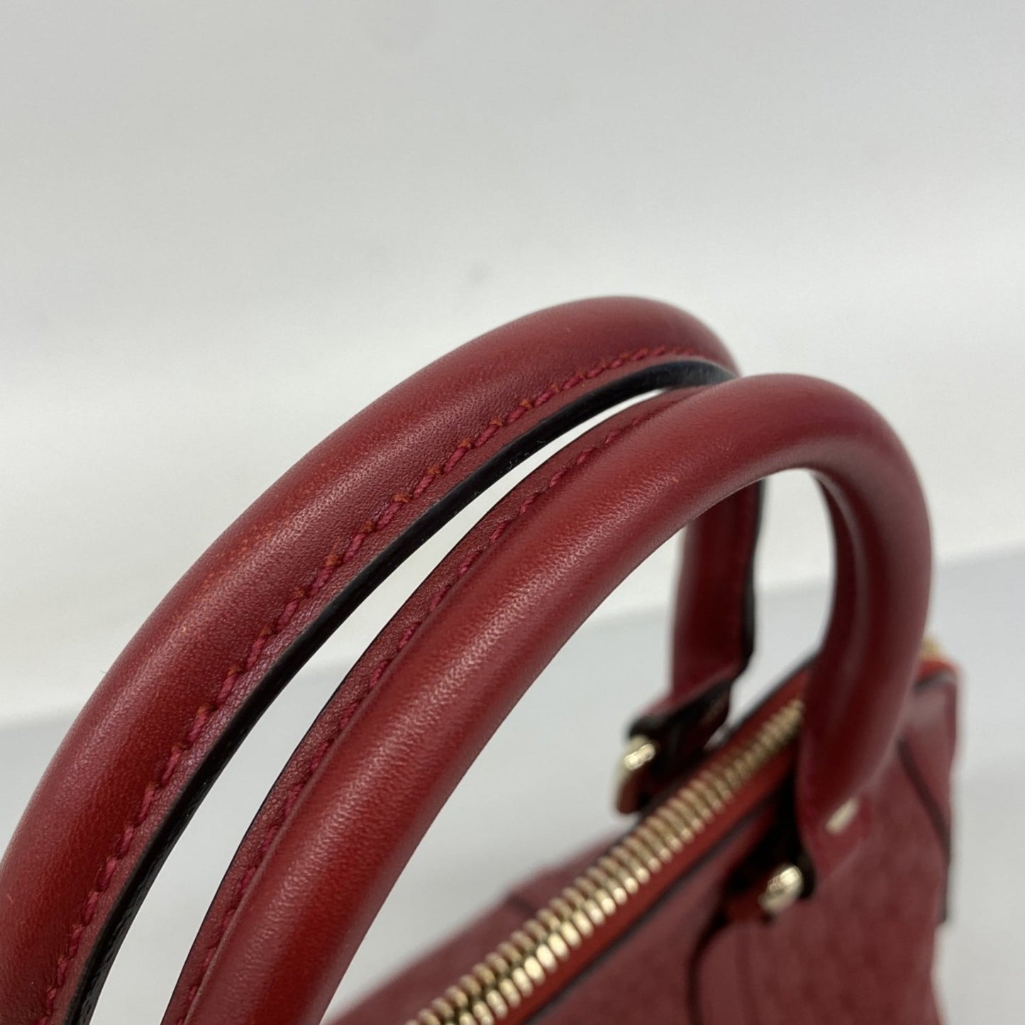 Gucci Red Color Leather Handbag ( )