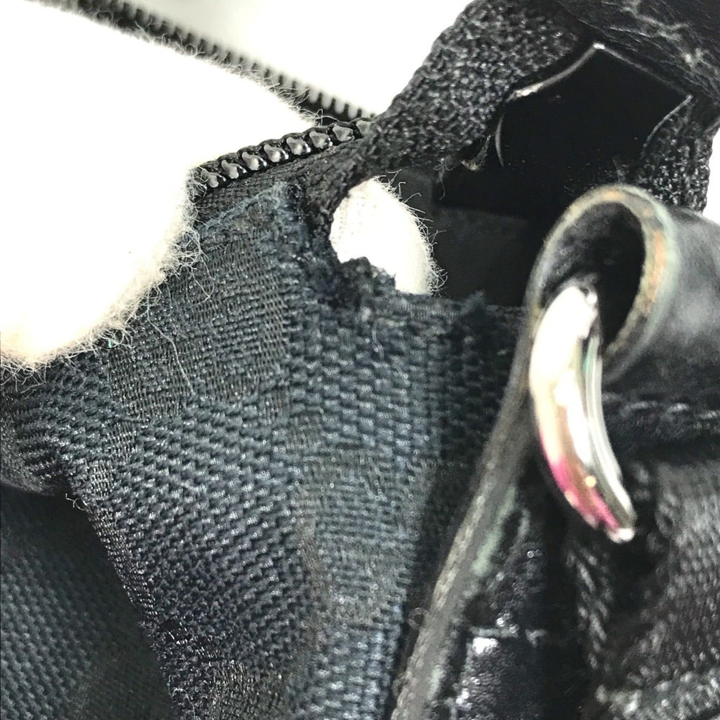 Gucci Black Gg Canvas Shoulder Bag ( )