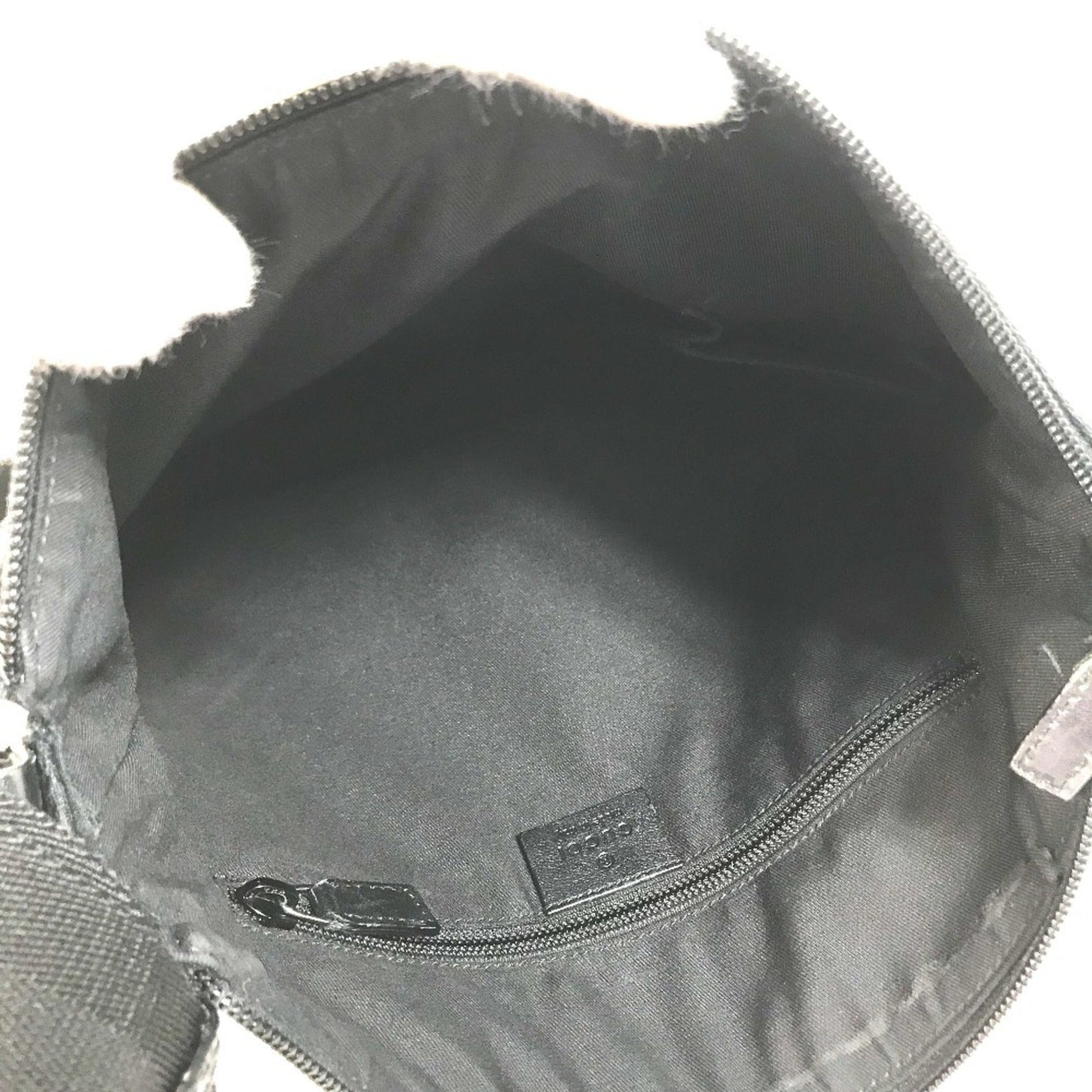 Gucci Black Gg Canvas Shoulder Bag ( )