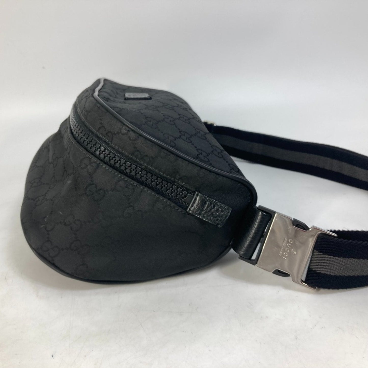 Gucci Black Nylon Fanny Pack ( )