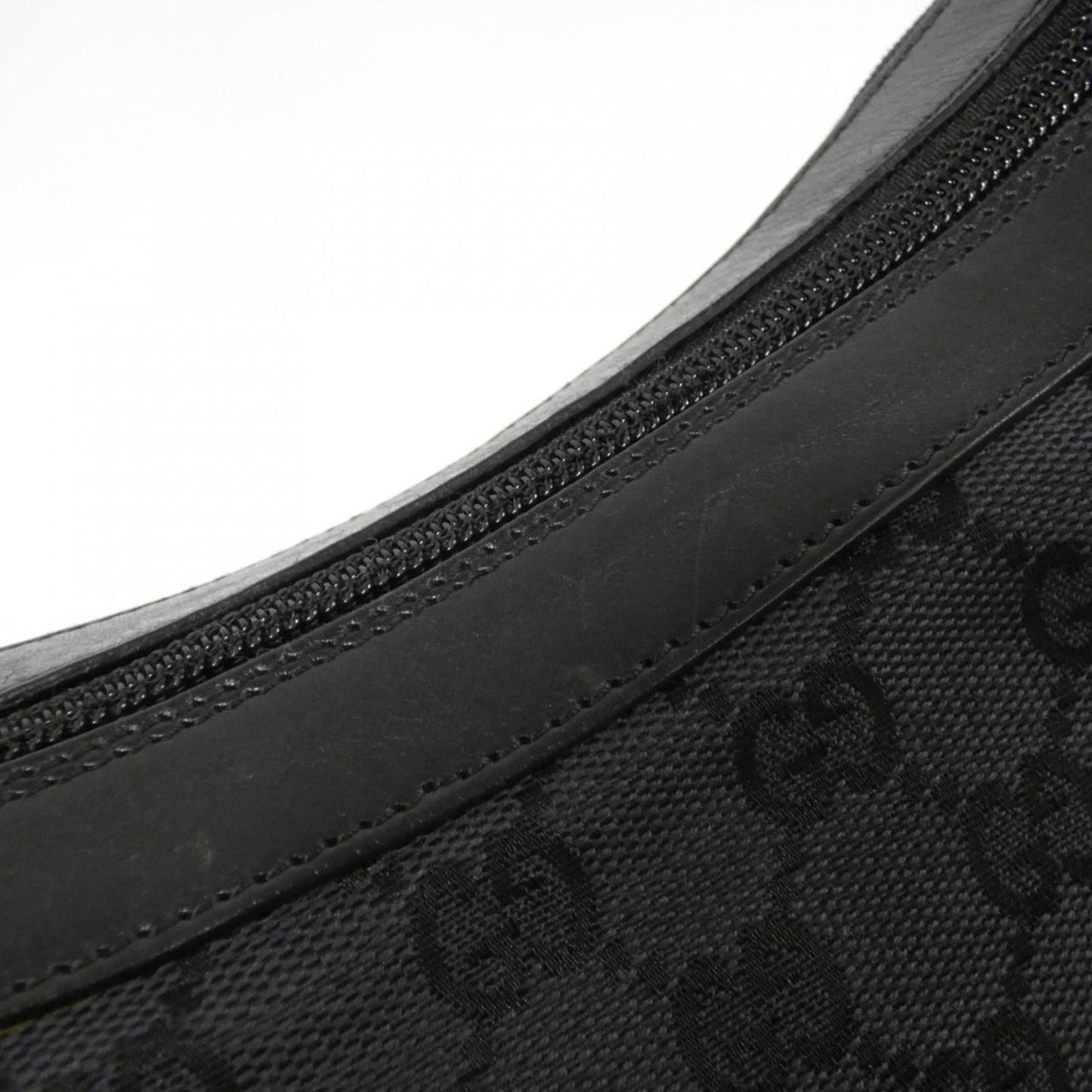 Gucci Black Gg Canvas Shoulder Bag ( )