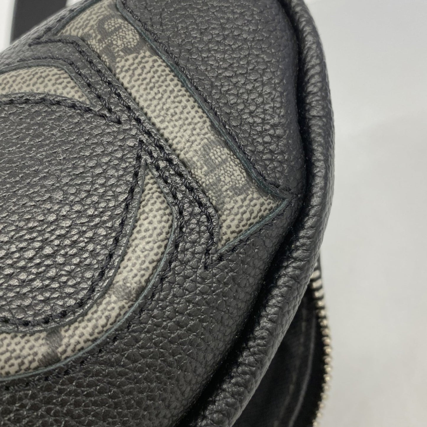 Gucci Black Leather Fanny Pack ( )