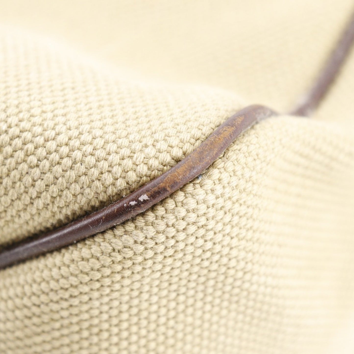 Gucci Beige Canvas Handbag ( )
