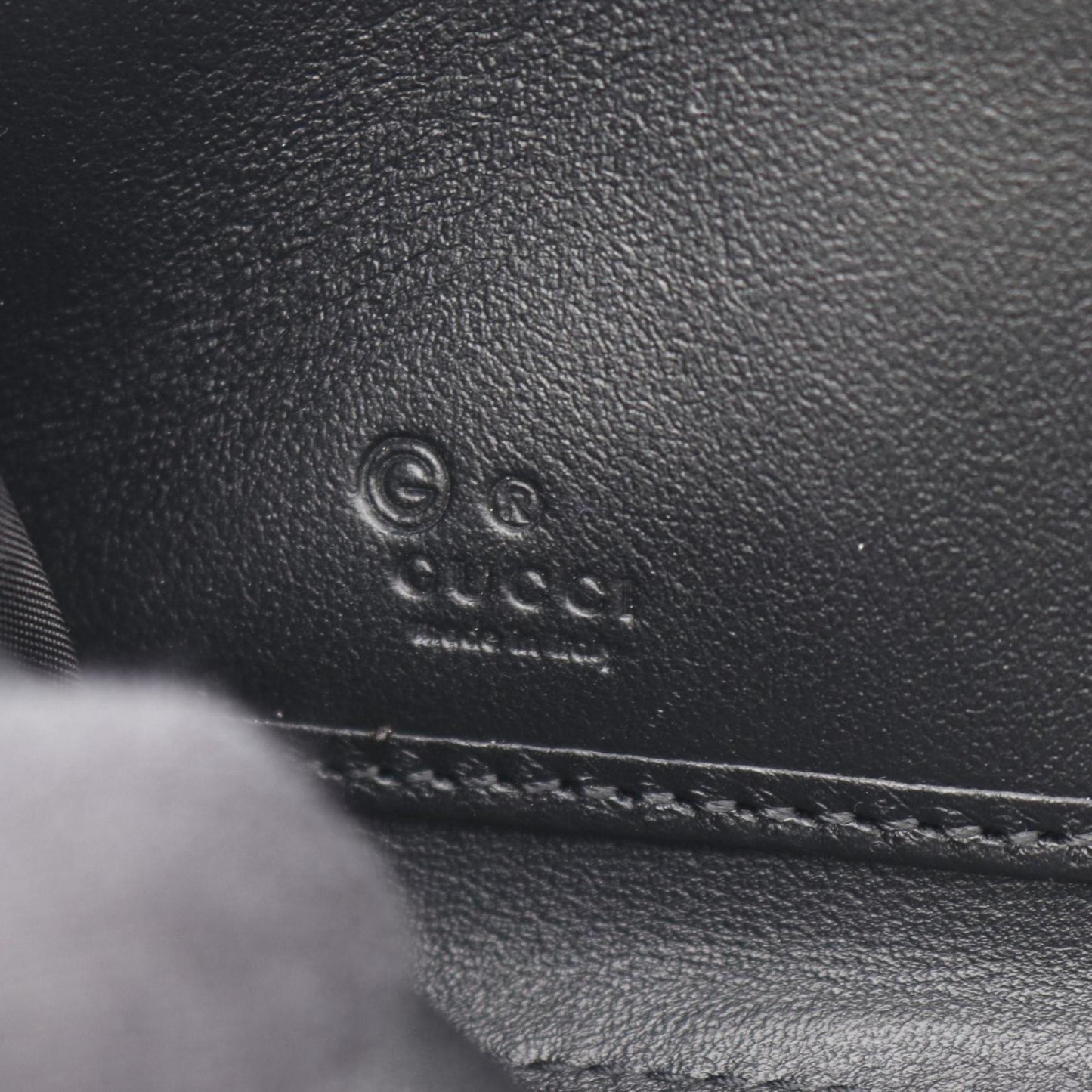 Gucci Black Leather Long Wallet (Bi-Fold) ( )