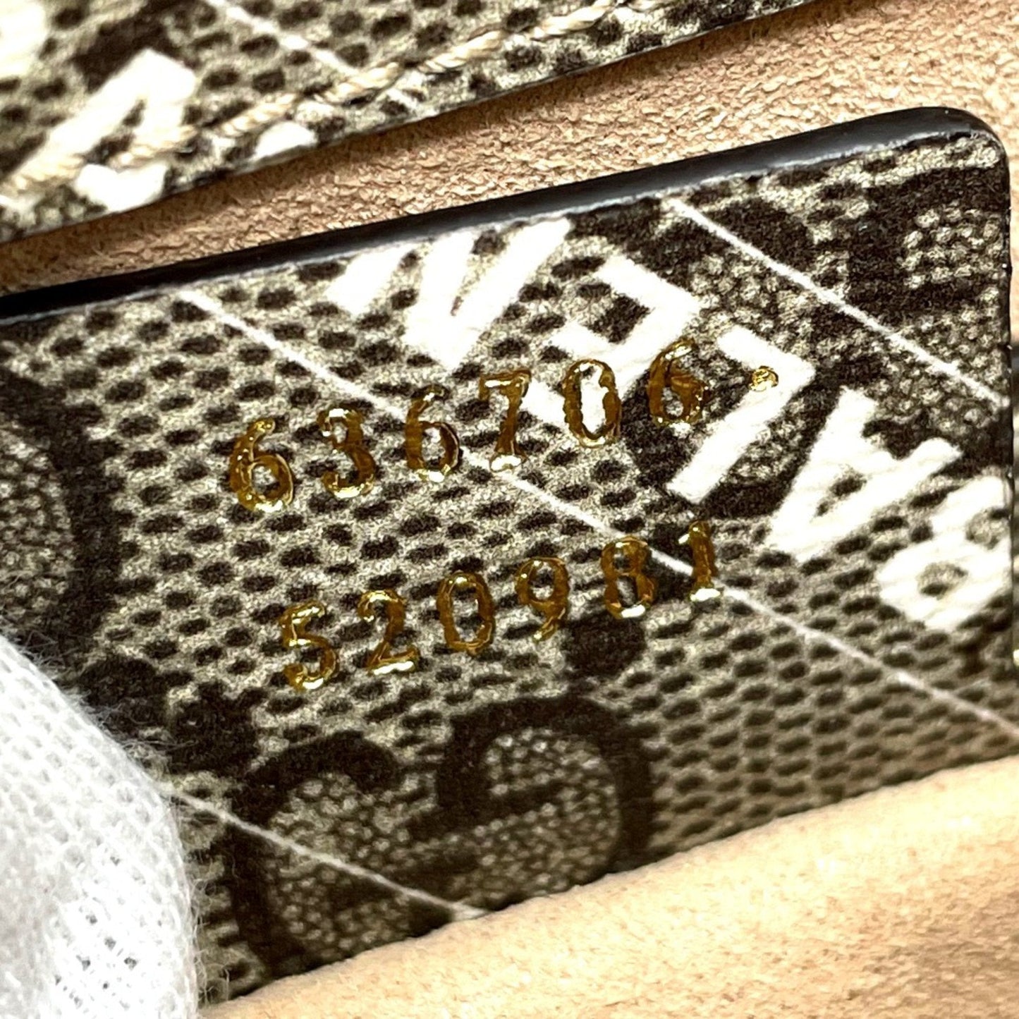 Gucci Beige Gg Supreme Handbag ( )