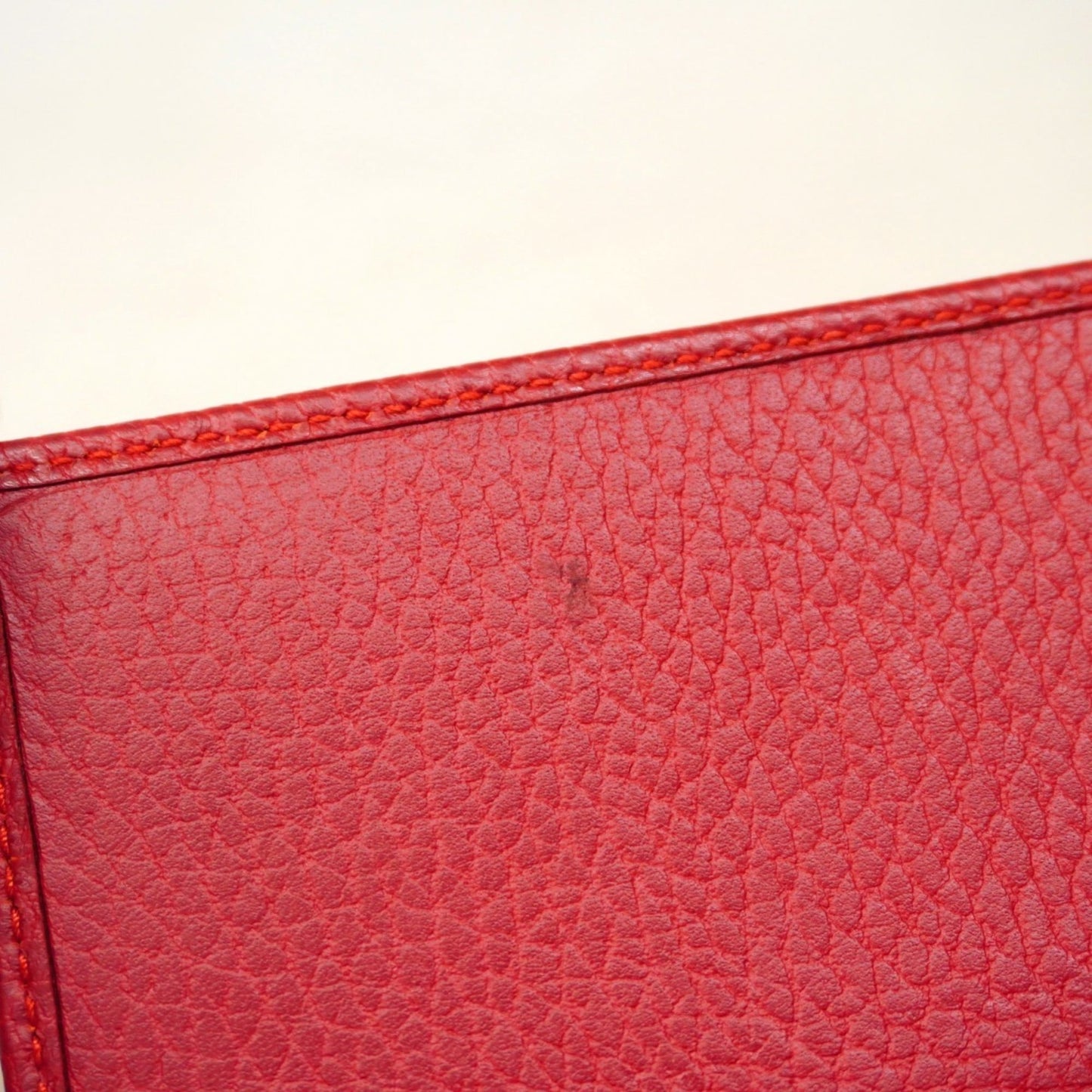 Gucci Red Color Leather Long Wallet (Bi-Fold) ( )