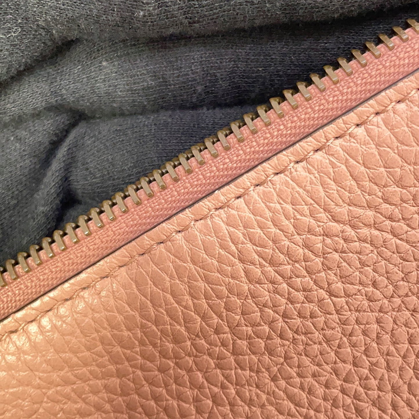 Gucci Brown Pink Leather Clutch Bag ( )