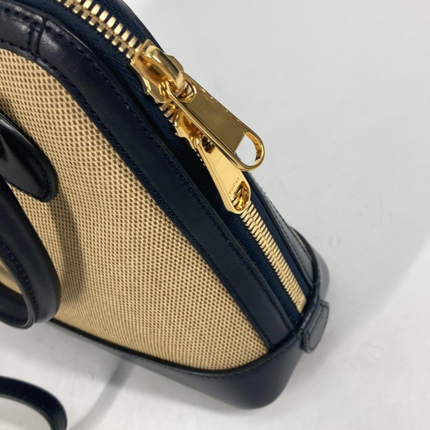 Gucci Beige Dark Navy Canvas Leather Handbag Shoulder Bag ( )