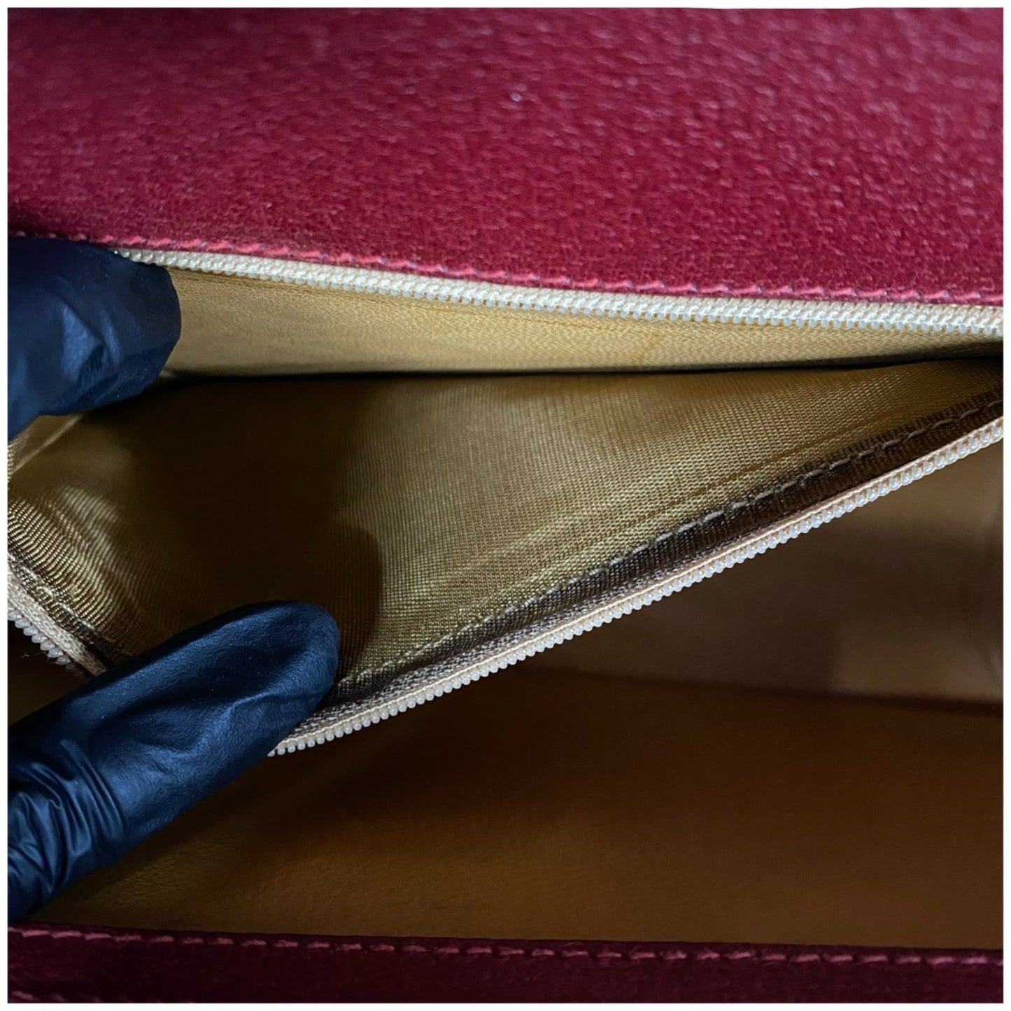 Gucci Red Color Leather Shoulder Bag ( )