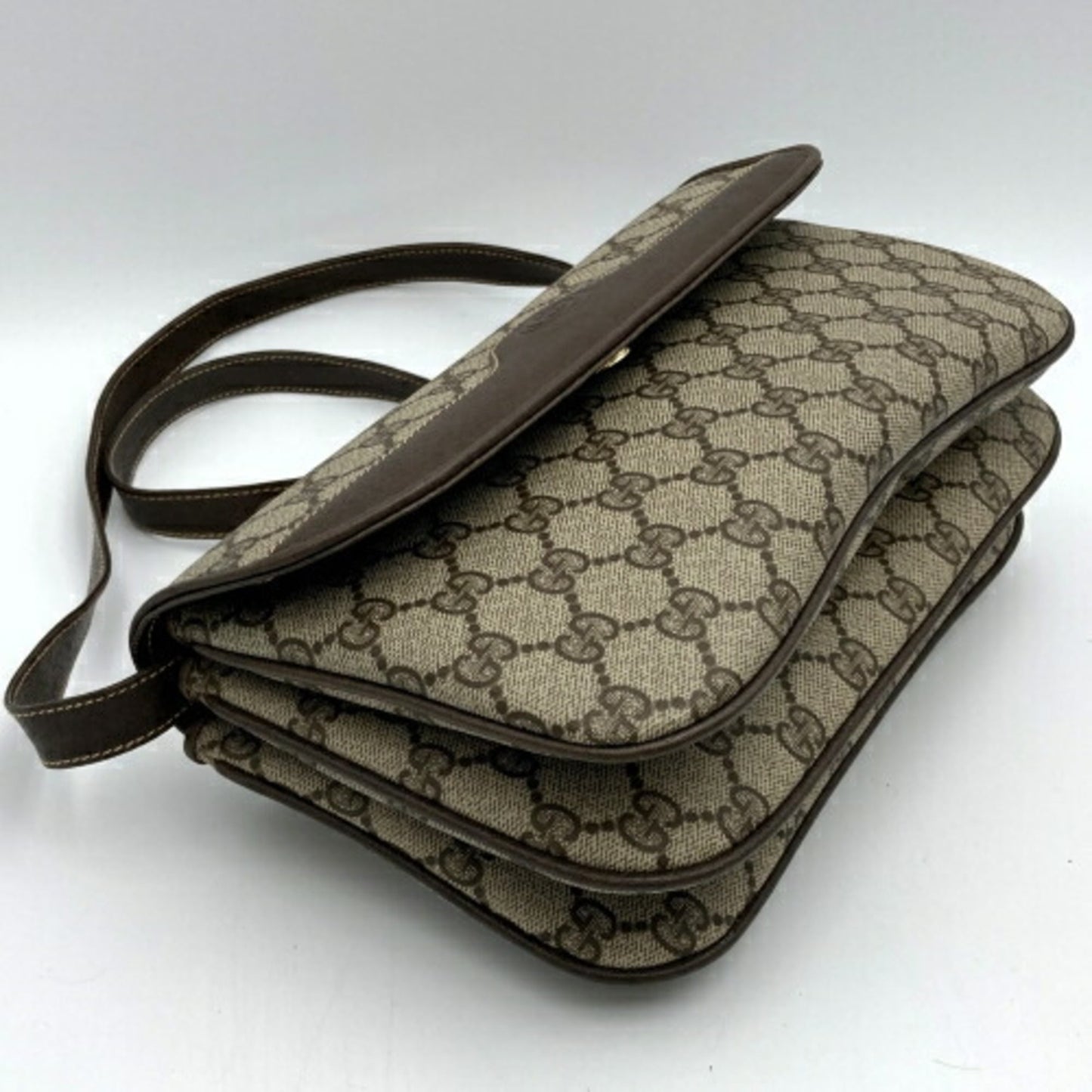Gucci Brown Gg Supreme Shoulder Bag ( )
