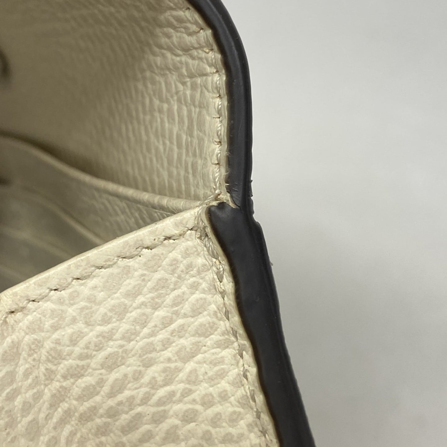 Gucci Beige Ivory Pvc Long Wallet (Bi-Fold) ( )