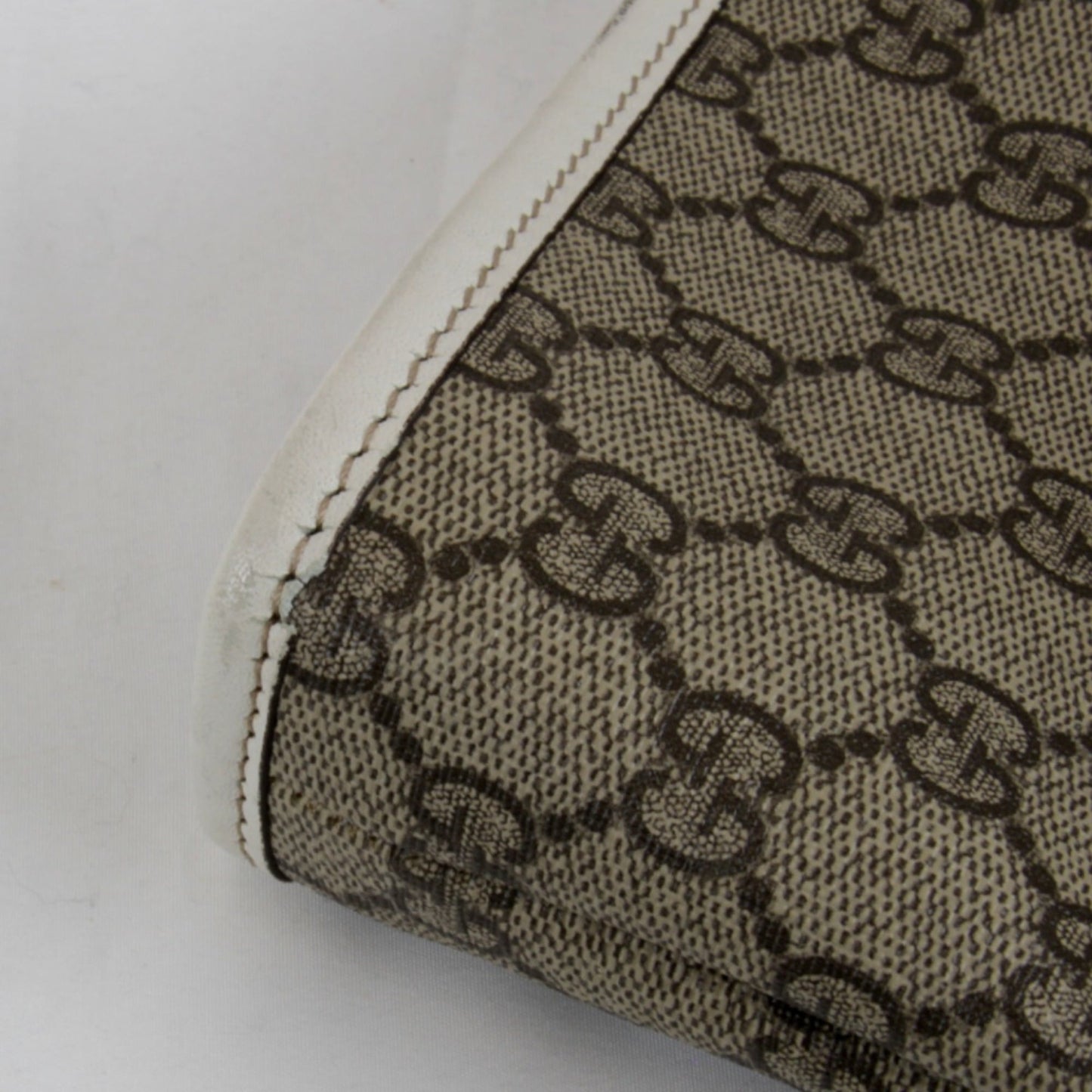 Gucci Brown Gg Supreme Tote Bag ( )