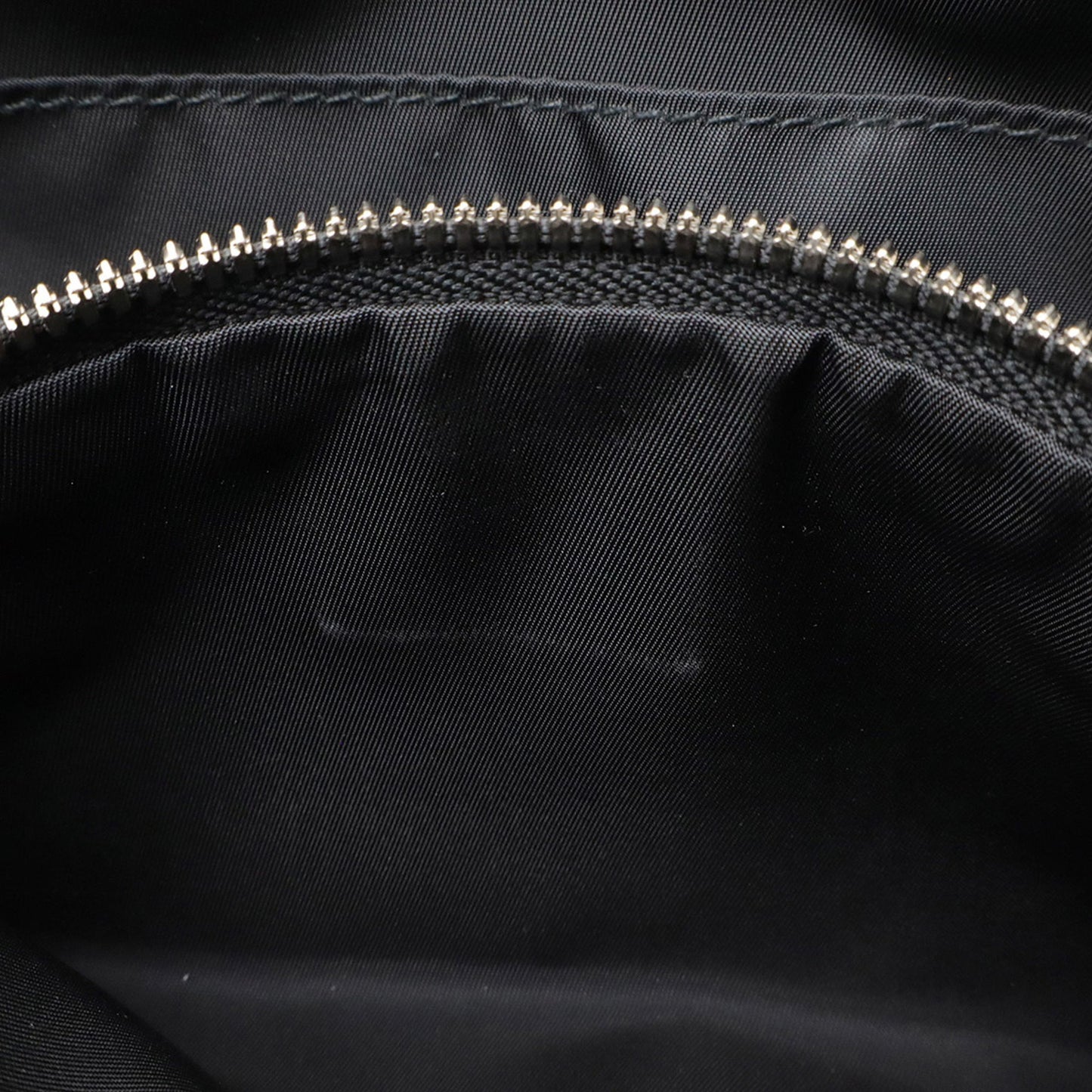 Gucci Black Nylon Canvas Leather Sling Bag ( )