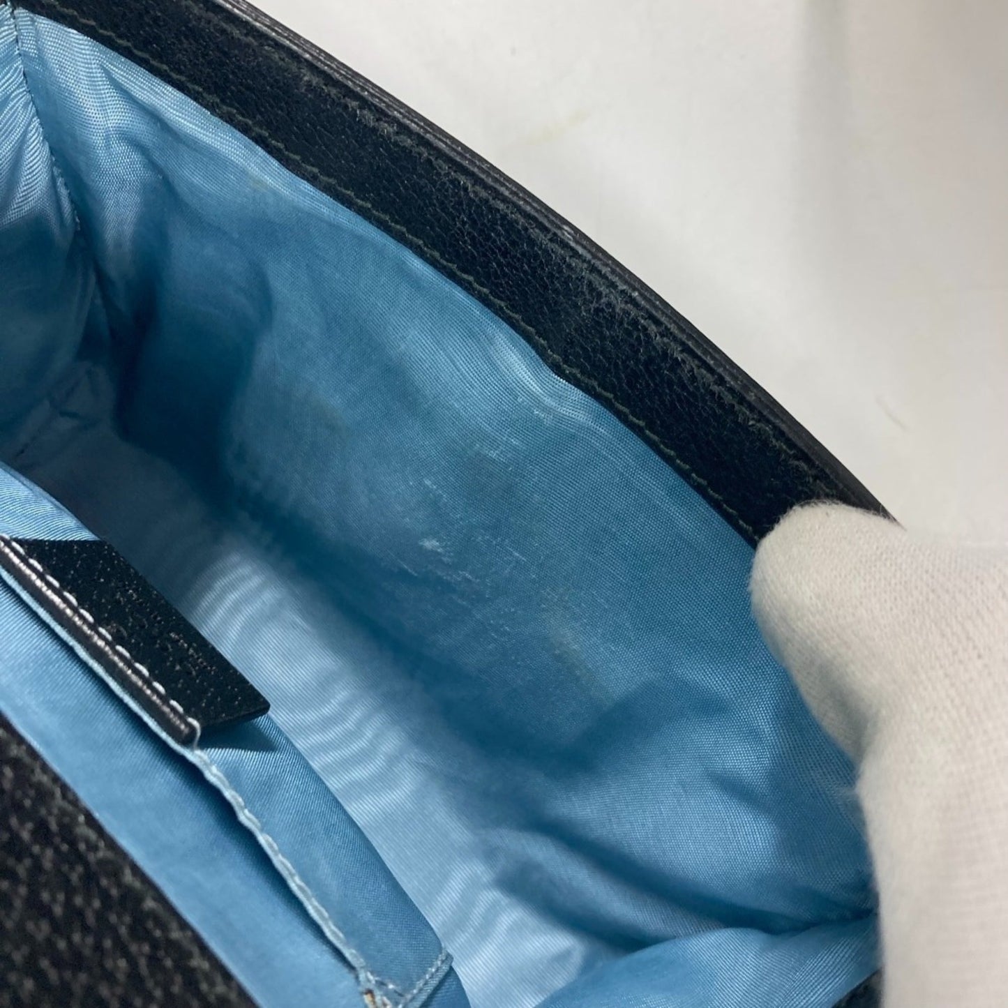 Gucci Black Gold Leather Pochette Shoulder Bag ( )