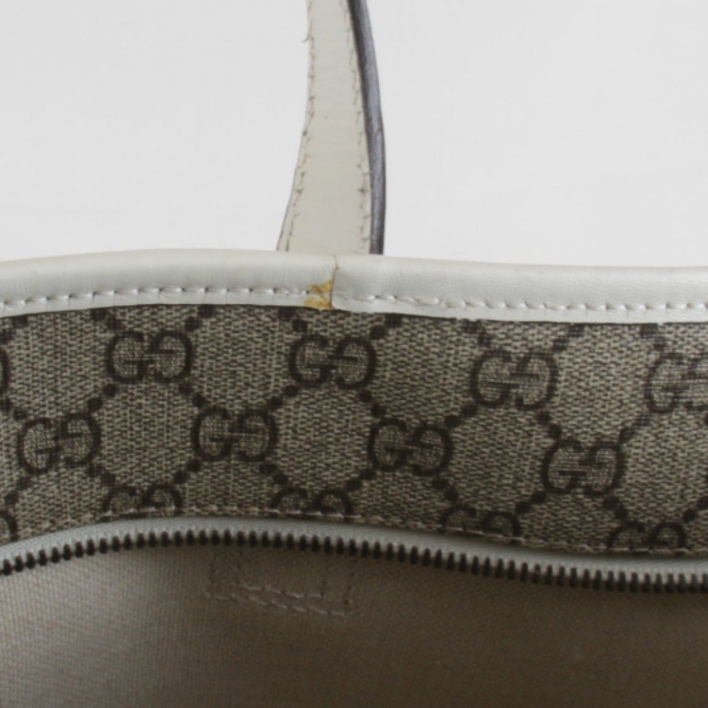 Gucci Brown Gg Supreme Tote Bag ( )