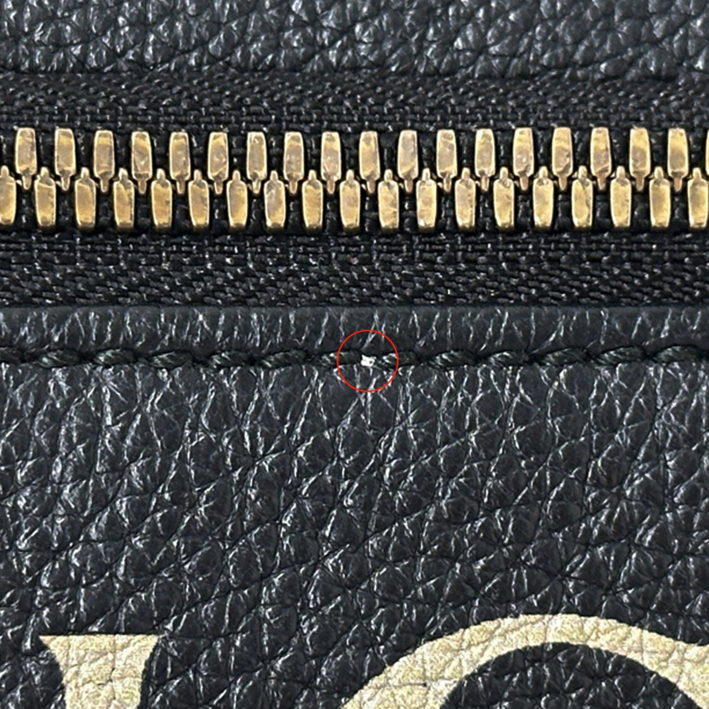 Gucci Black Leather Fanny Pack Sling Bag ( )