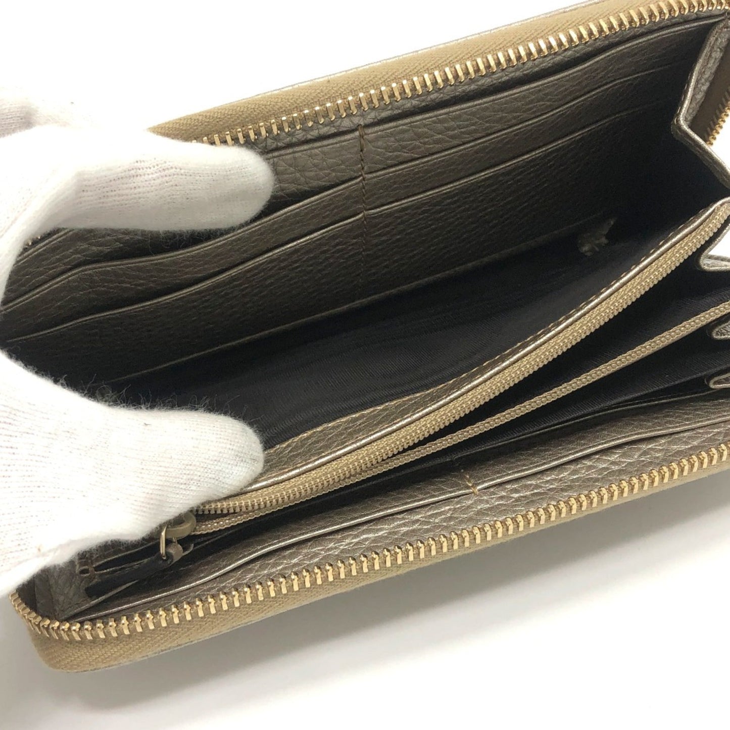 Gucci Gold Leather Long Wallet (Bi-Fold) ( )