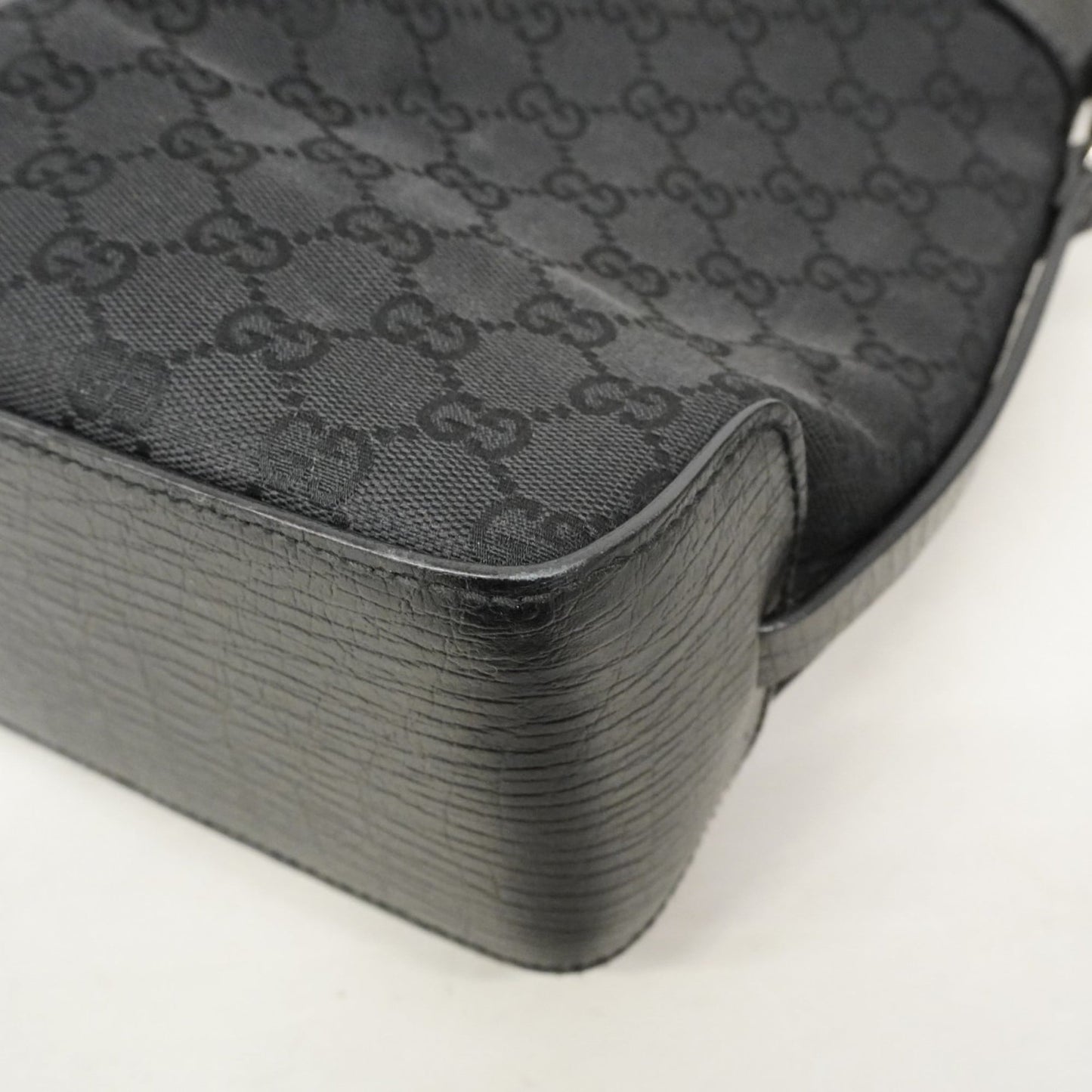 Gucci Black Canvas Handbag ( )