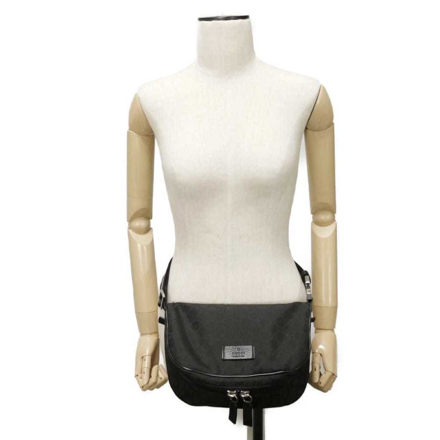 Gucci Black Nylon Canvas Leather Shoulder Bag Sling Bag ( )
