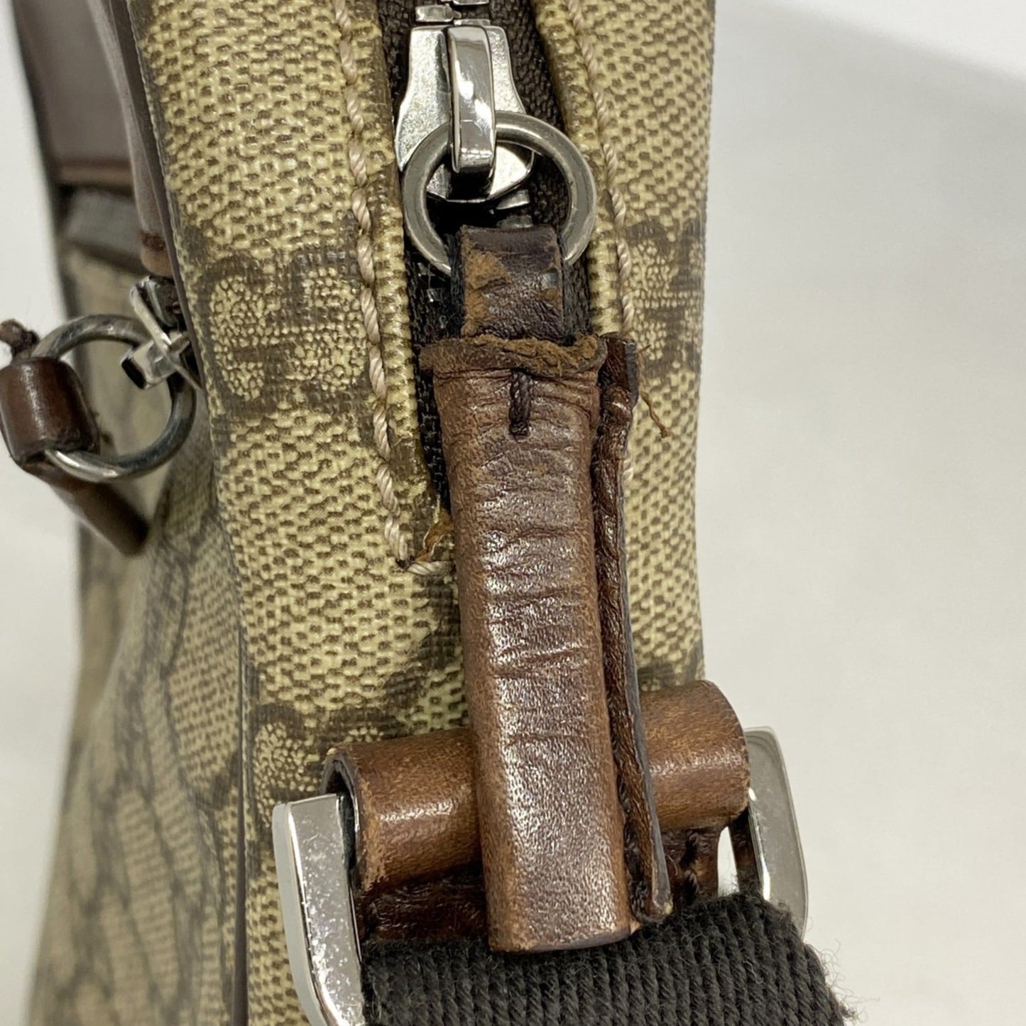 Gucci Beige Brown Pvc Shoulder Bag ( )