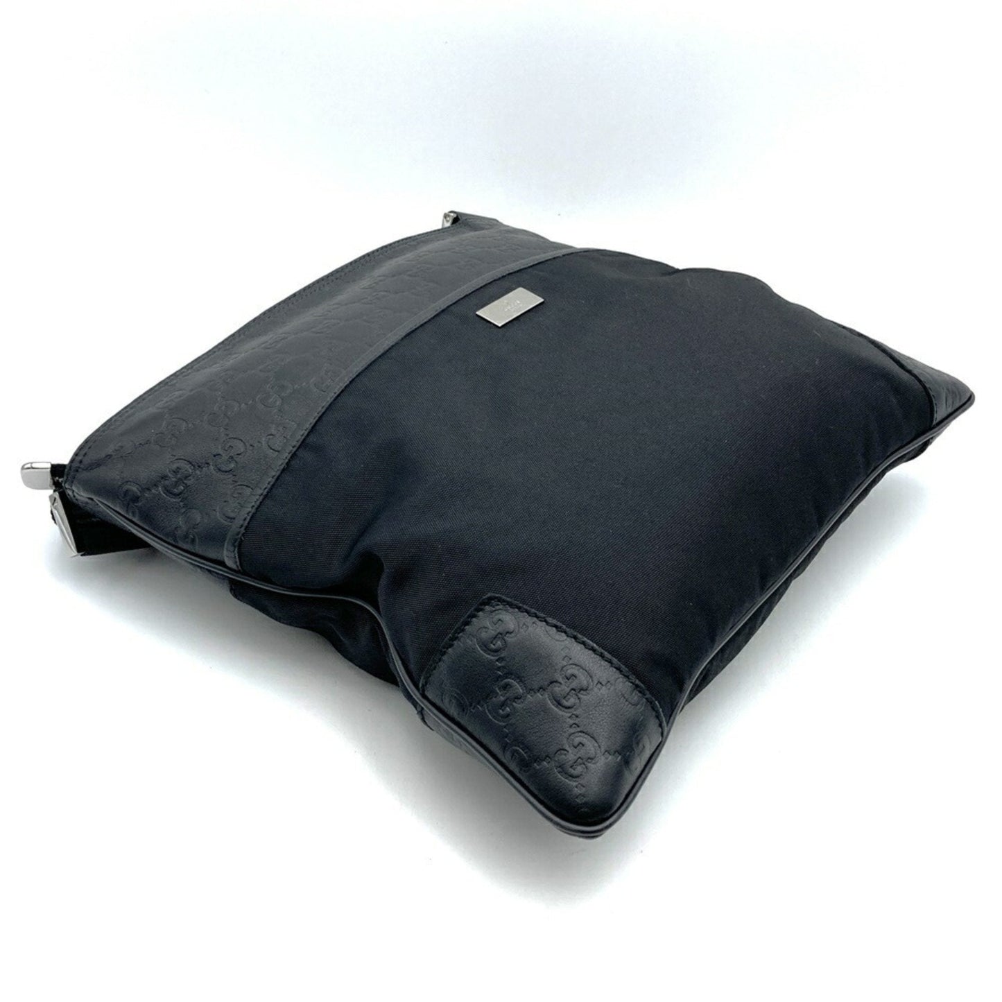 Gucci Black Nylon Leather Shoulder Bag ( )