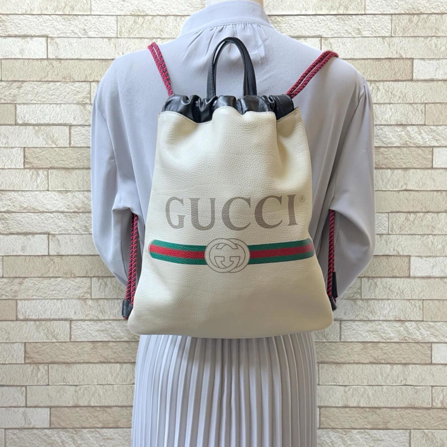 Gucci White Leather Backpack Basket ( )