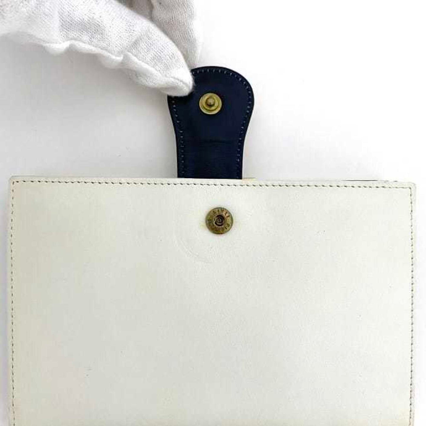 Gucci White Leather Wallet (Bi-Fold) ( )