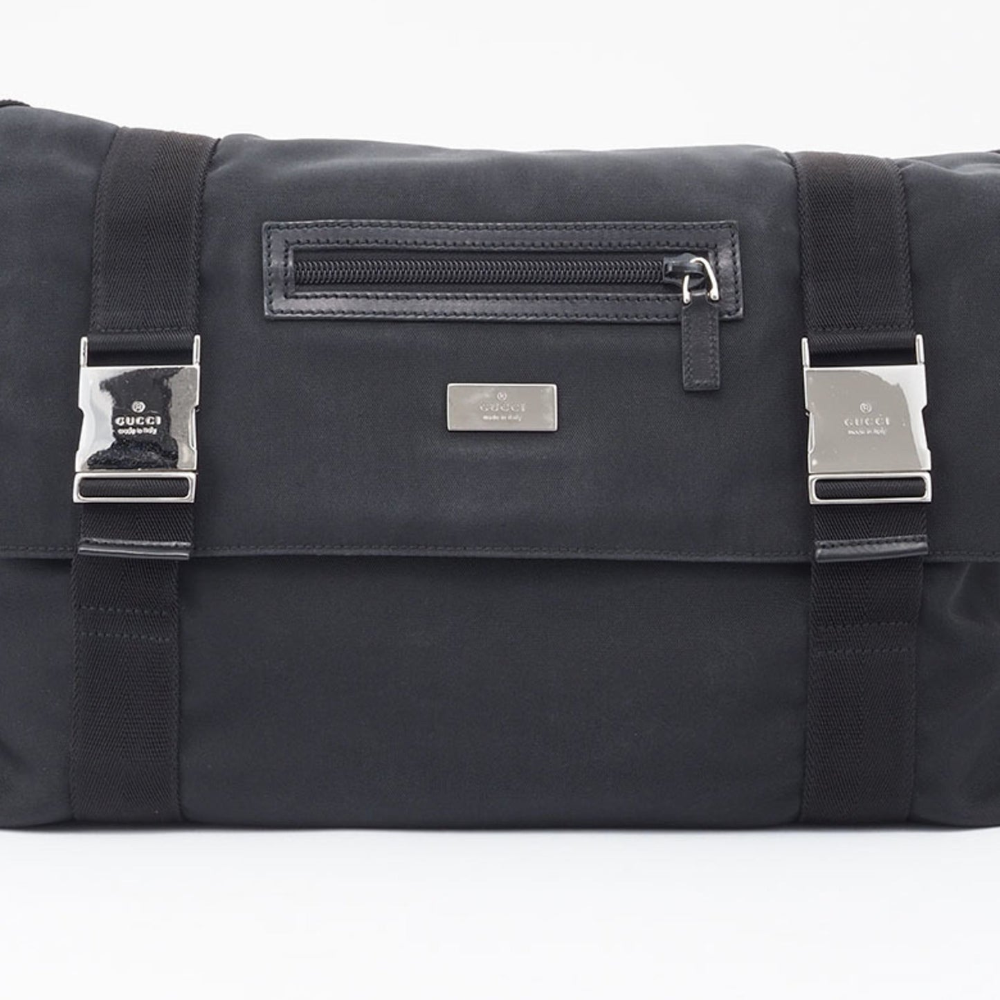 Gucci Black Nylon Messenger Bag Shoulder Bag ( )