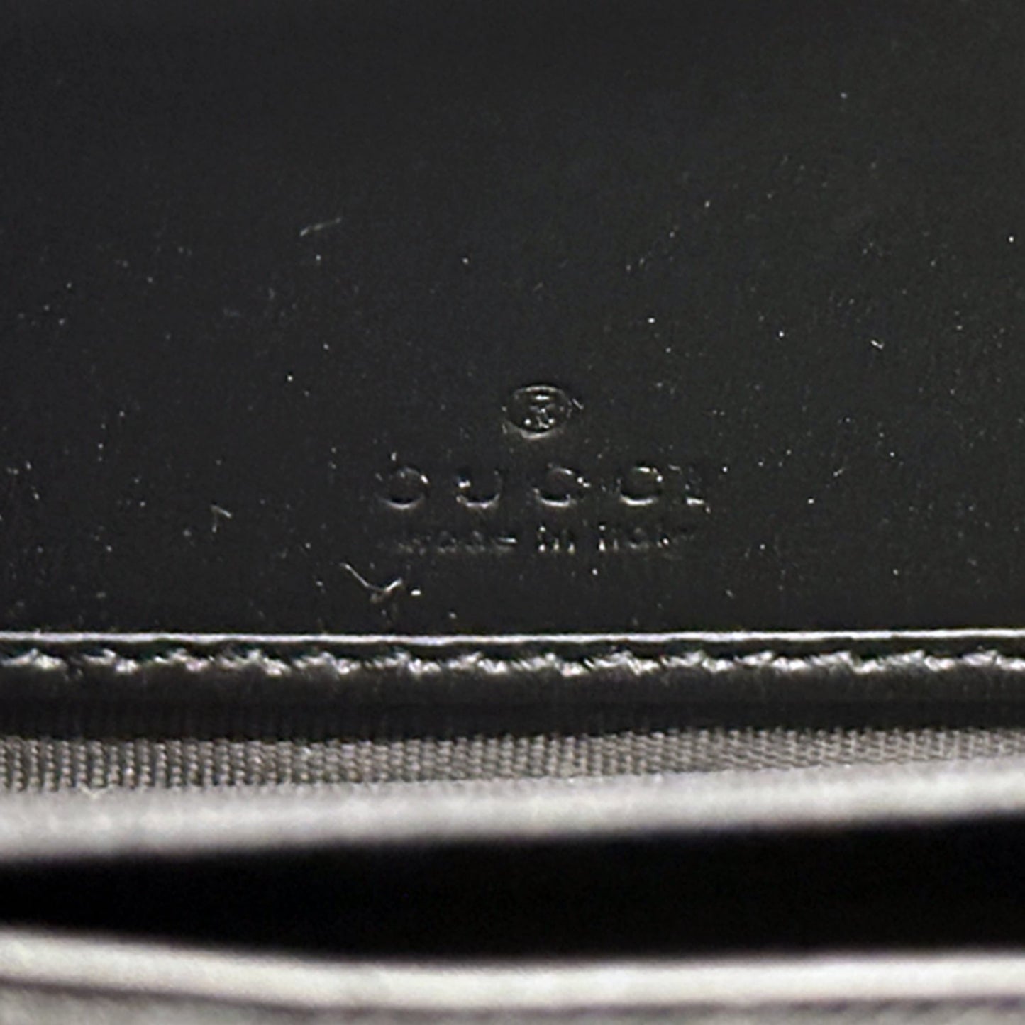 Gucci Black Leather Long Wallet (Bi-Fold) ( )