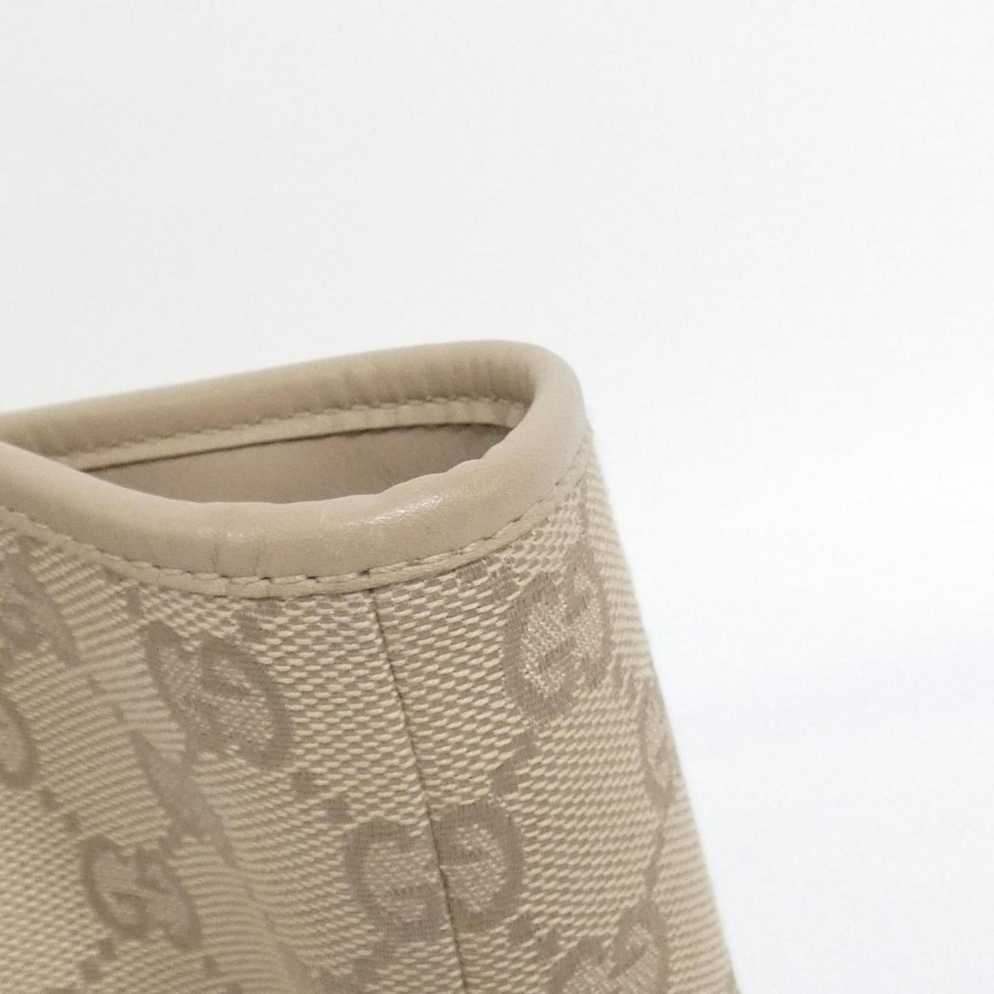 Gucci Beige Gg Canvas Handbag ( )