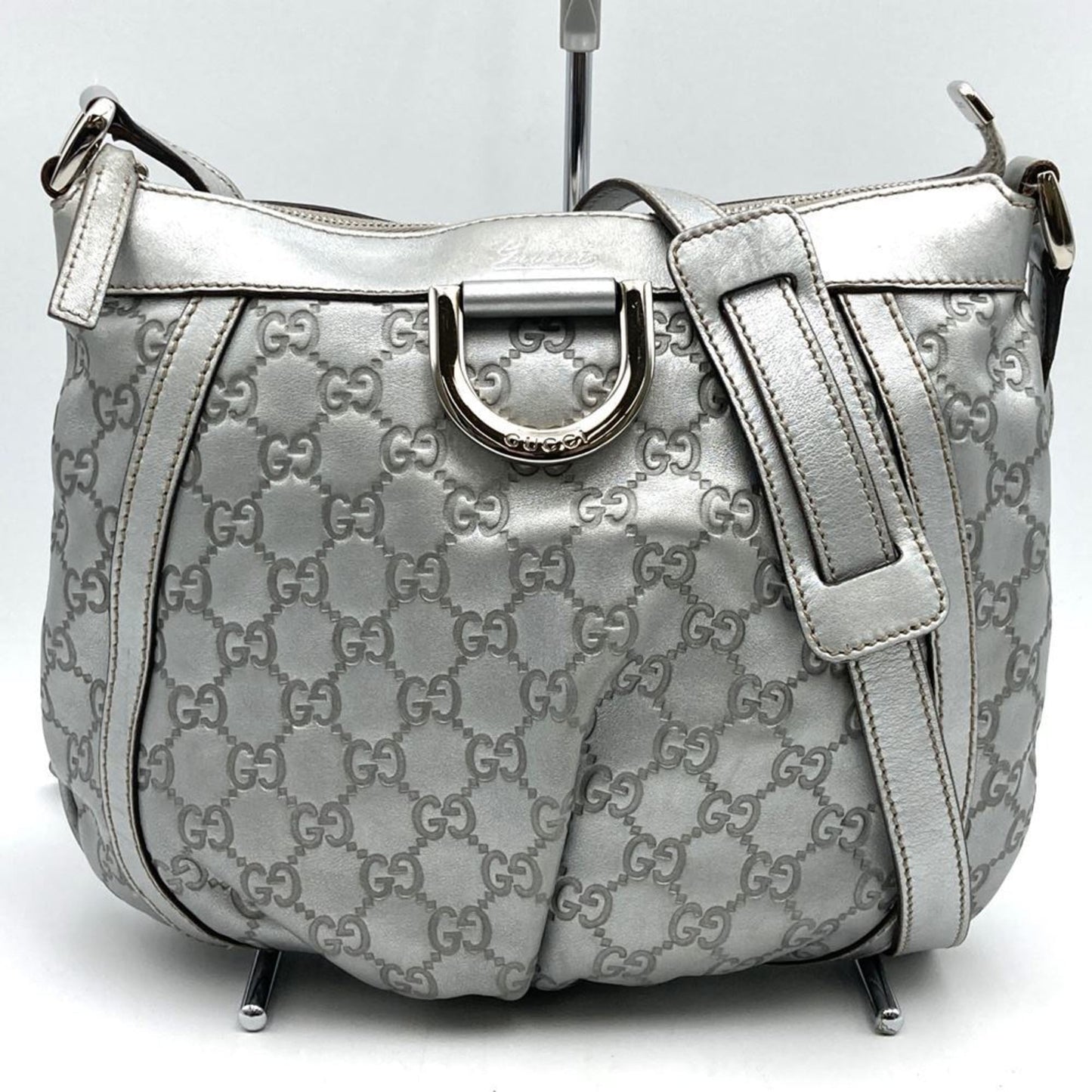 Gucci Abbey Silver Leather Shoulder Bag ( )