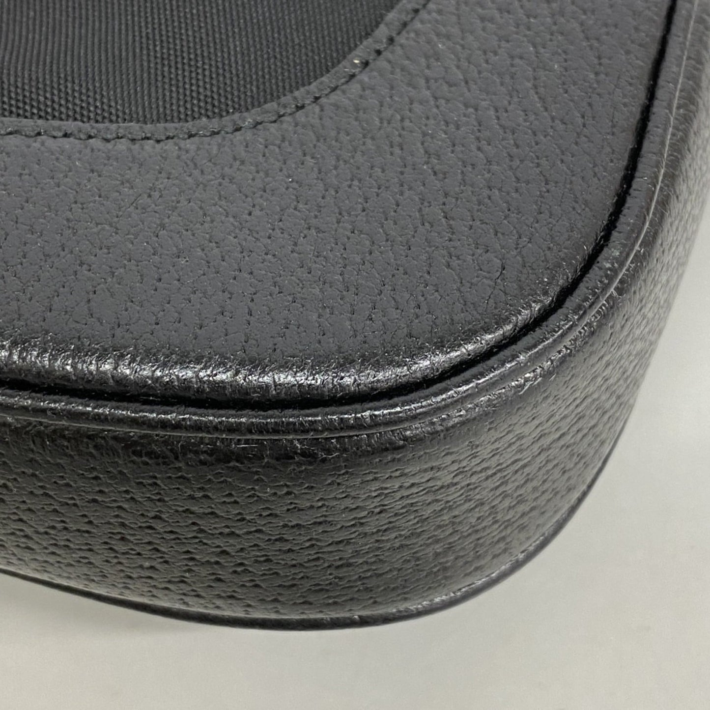 Gucci Black Nylon Shoulder Bag ( )