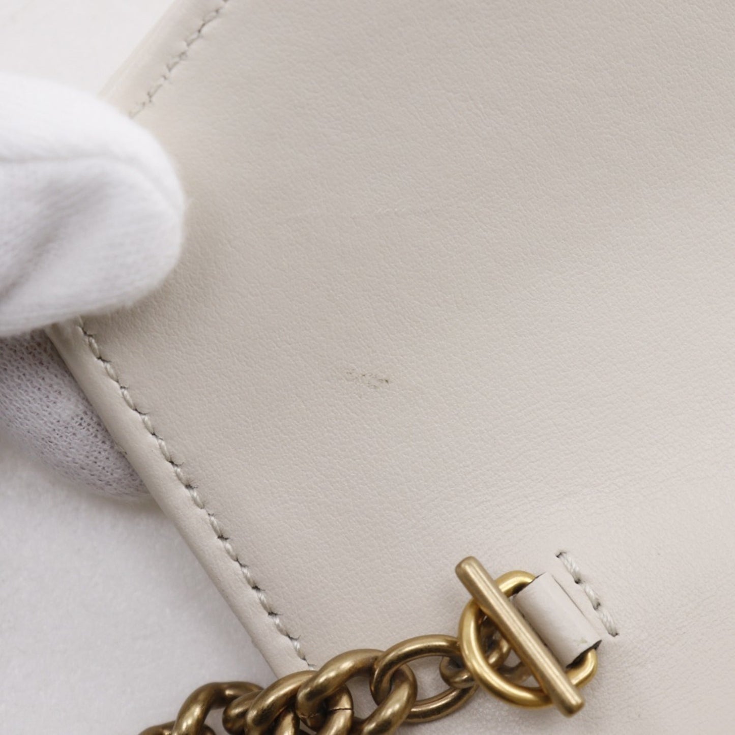 Gucci White Leather Chain/Shoulder Wallet ( )