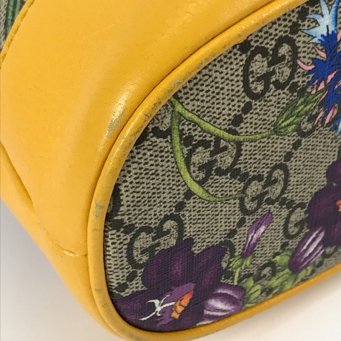 Gucci Beige Multi-Color Gg Supreme Handbag Shoulder Bag ( )