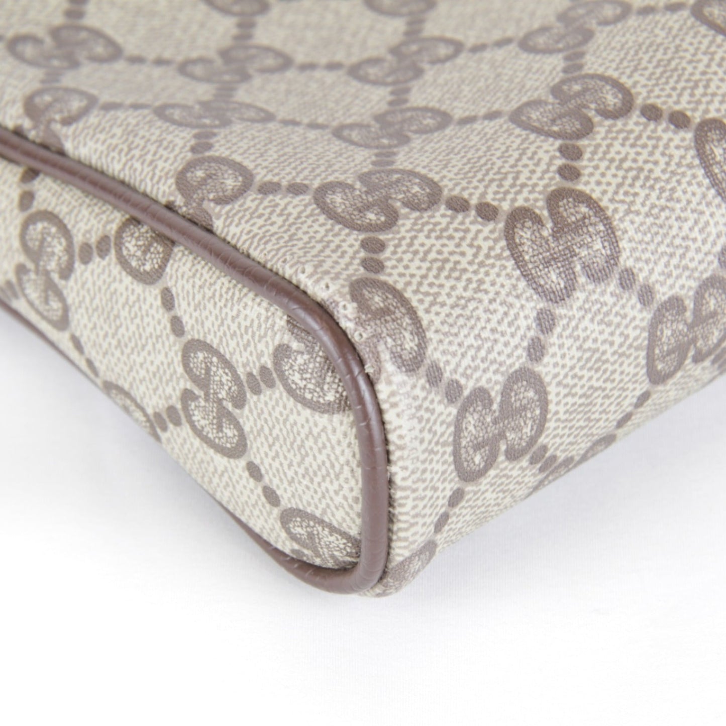 Gucci Brown Gg Supreme Pouch ( )