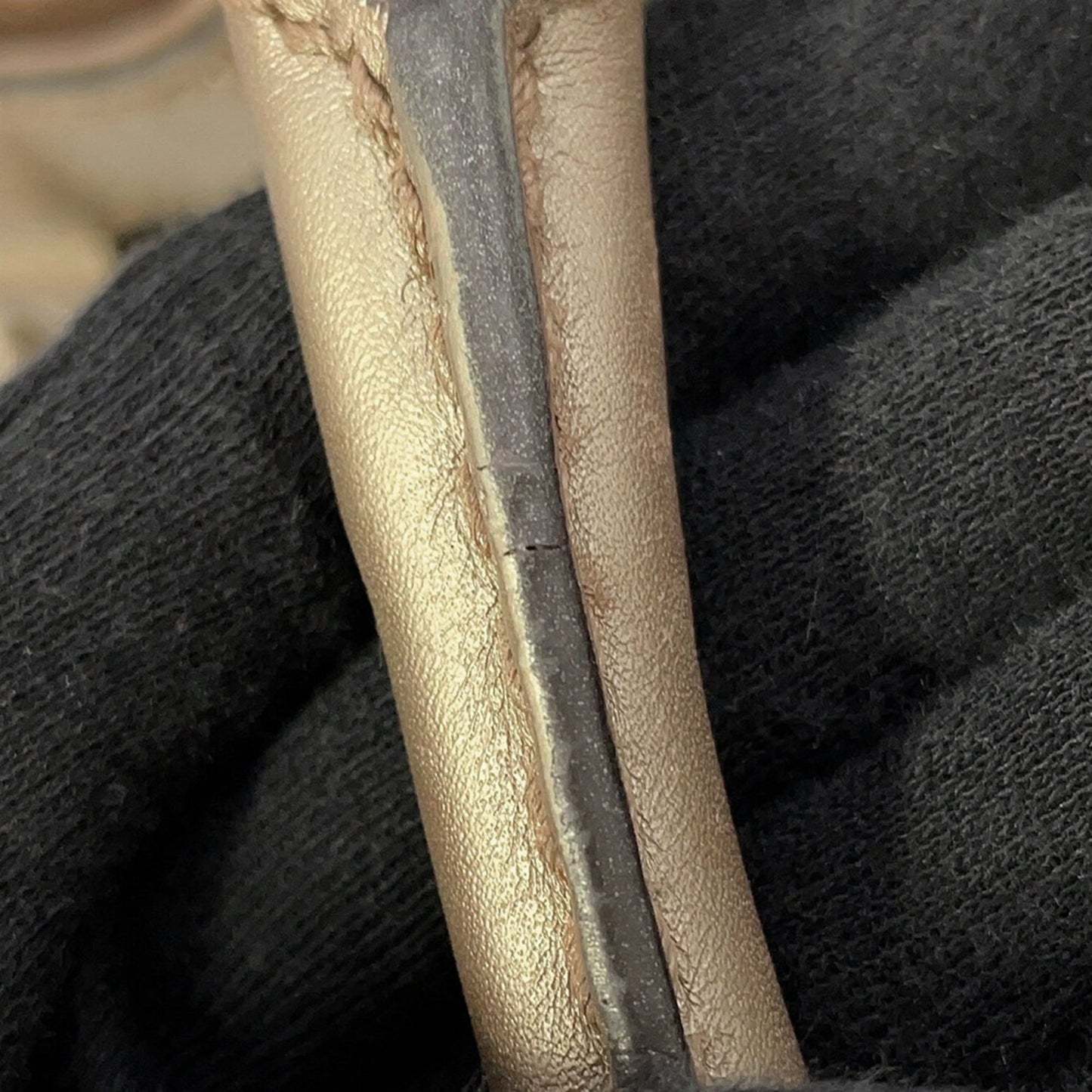 Gucci Sukey Beige Gold Leather Handbag ( )
