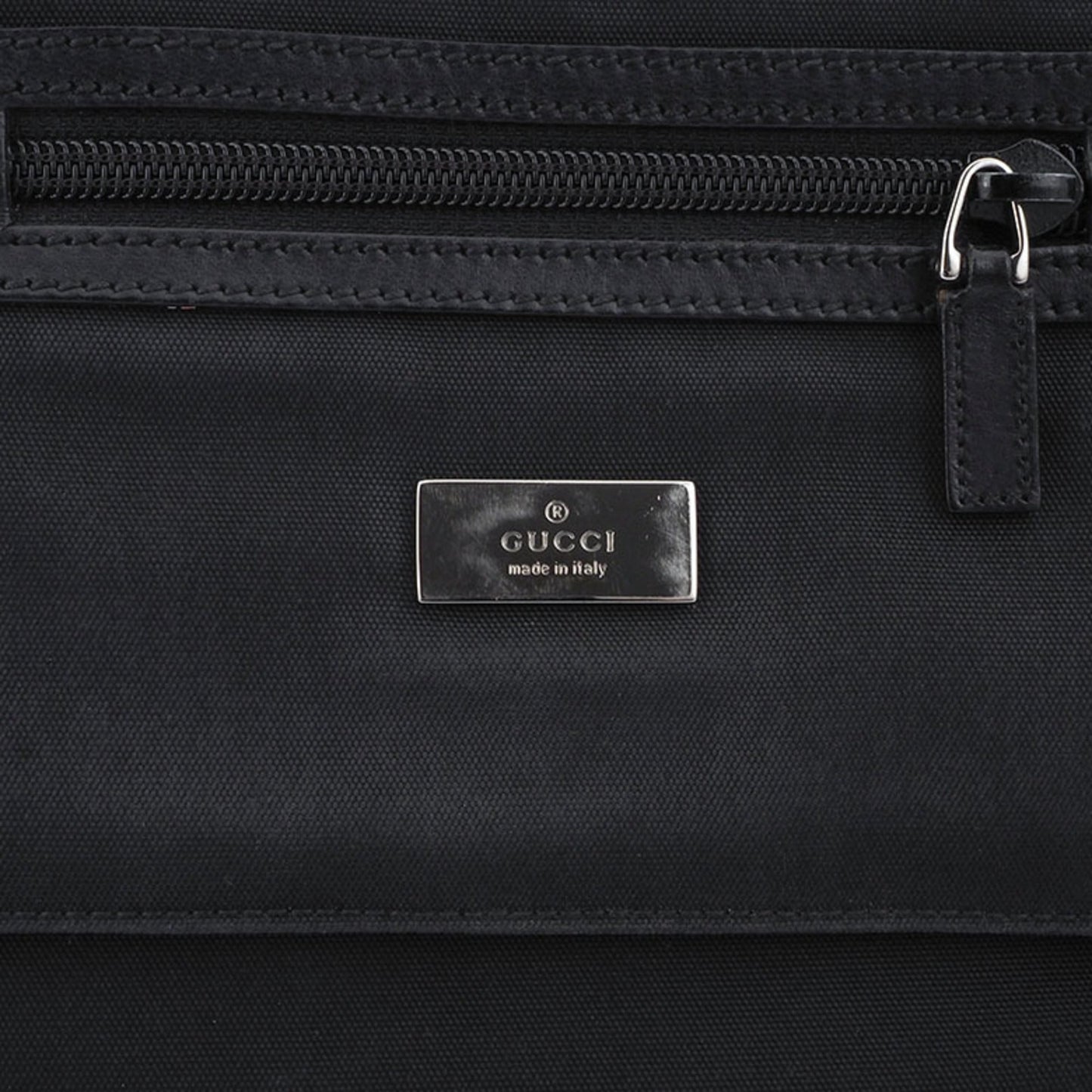 Gucci Black Nylon Messenger Bag Shoulder Bag ( )