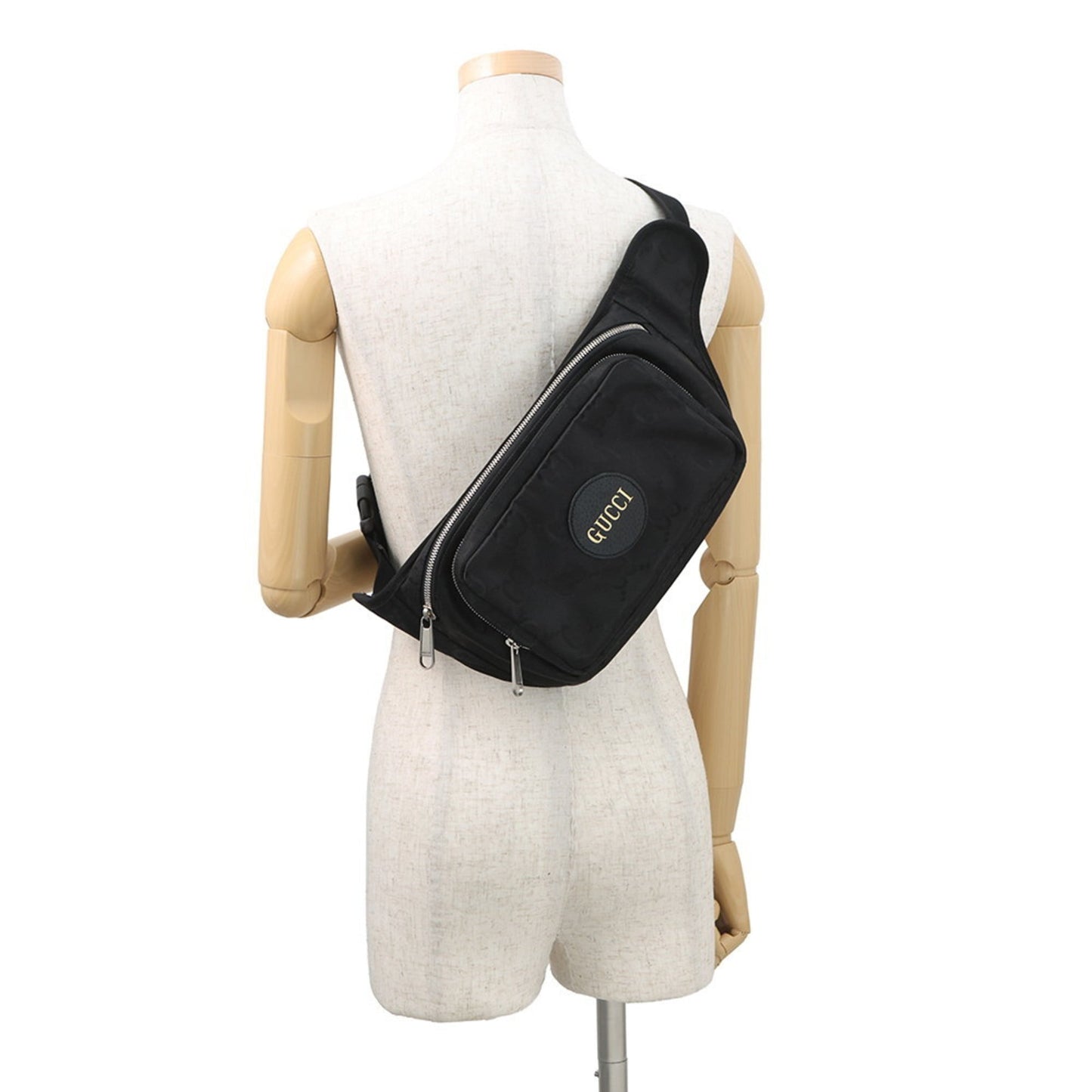 Gucci Black Nylon Sling Bag ( )