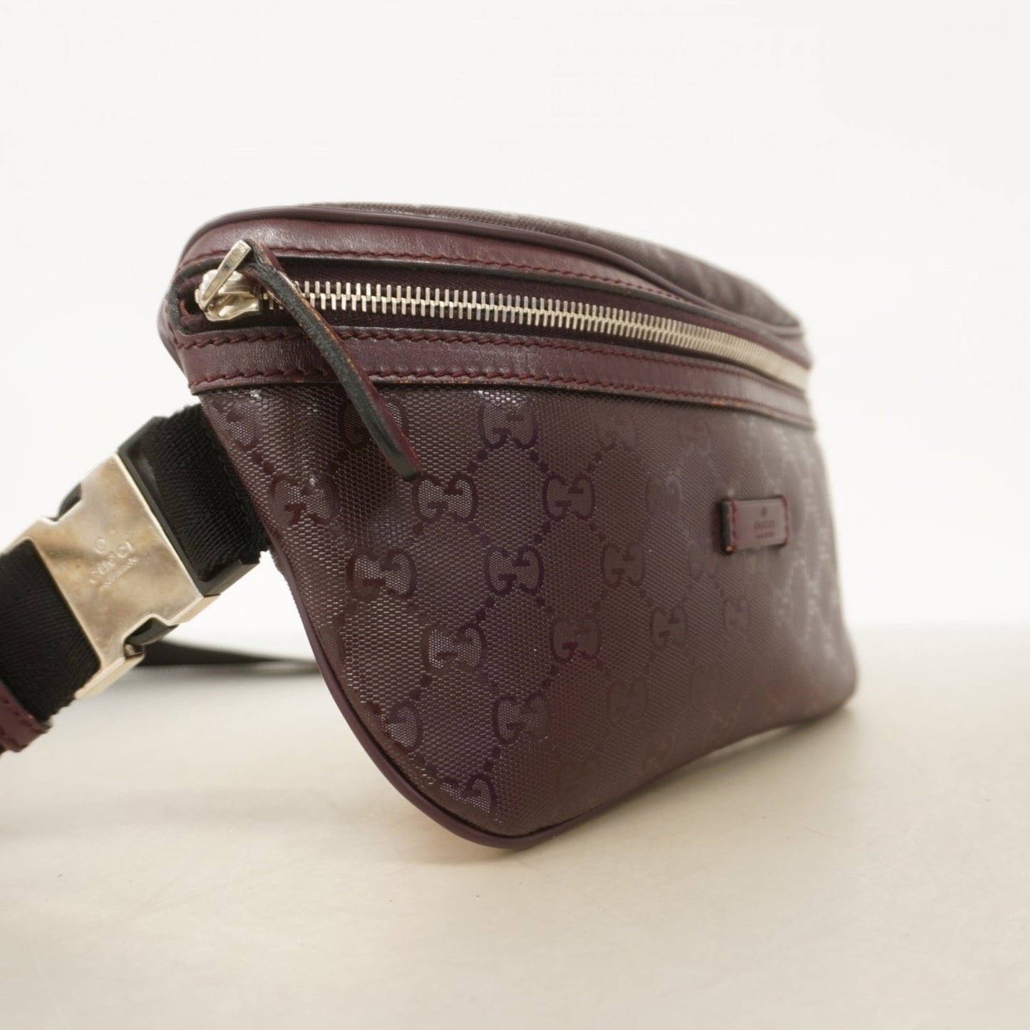 Gucci Bordeaux Pvc Sling Bag ( )