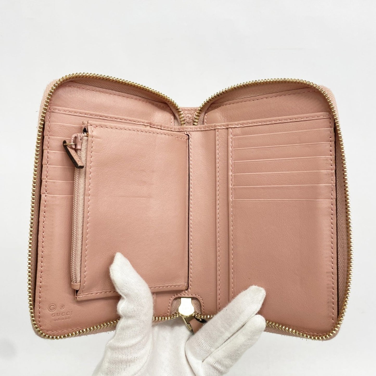 Gucci Pink Leather Wallet (Bi-Fold) ( )