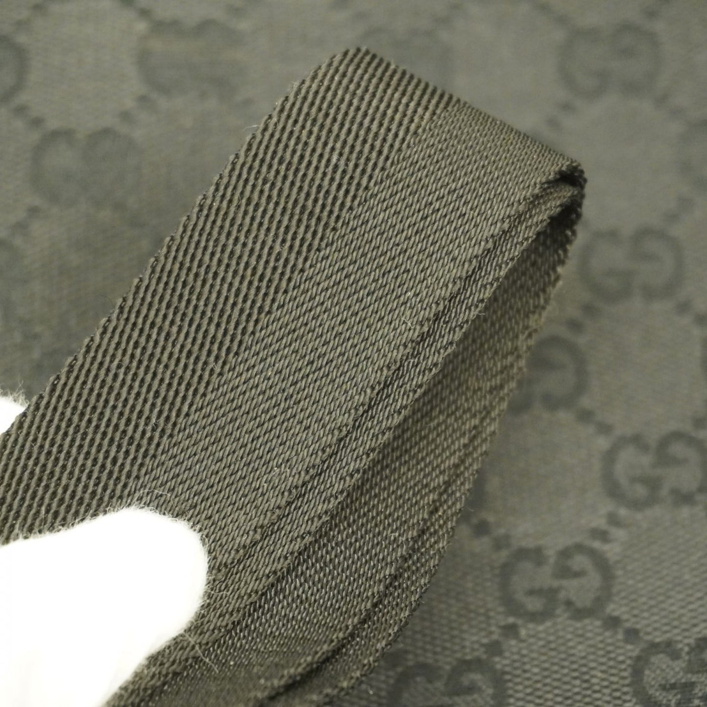 Gucci Black Canvas Shoulder Bag ( )