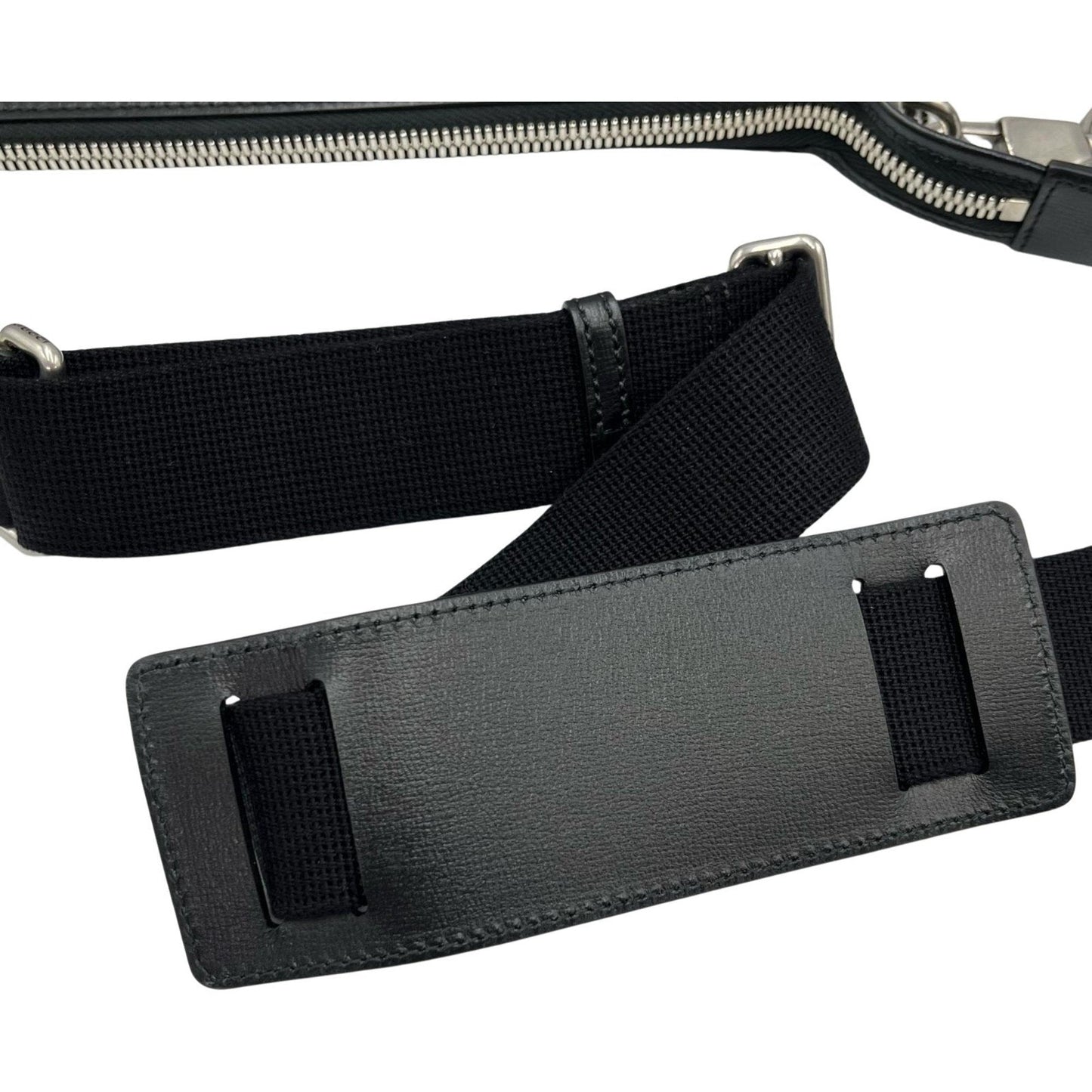 Gucci Black Gg Supreme Messenger Bag Shoulder Bag ( )