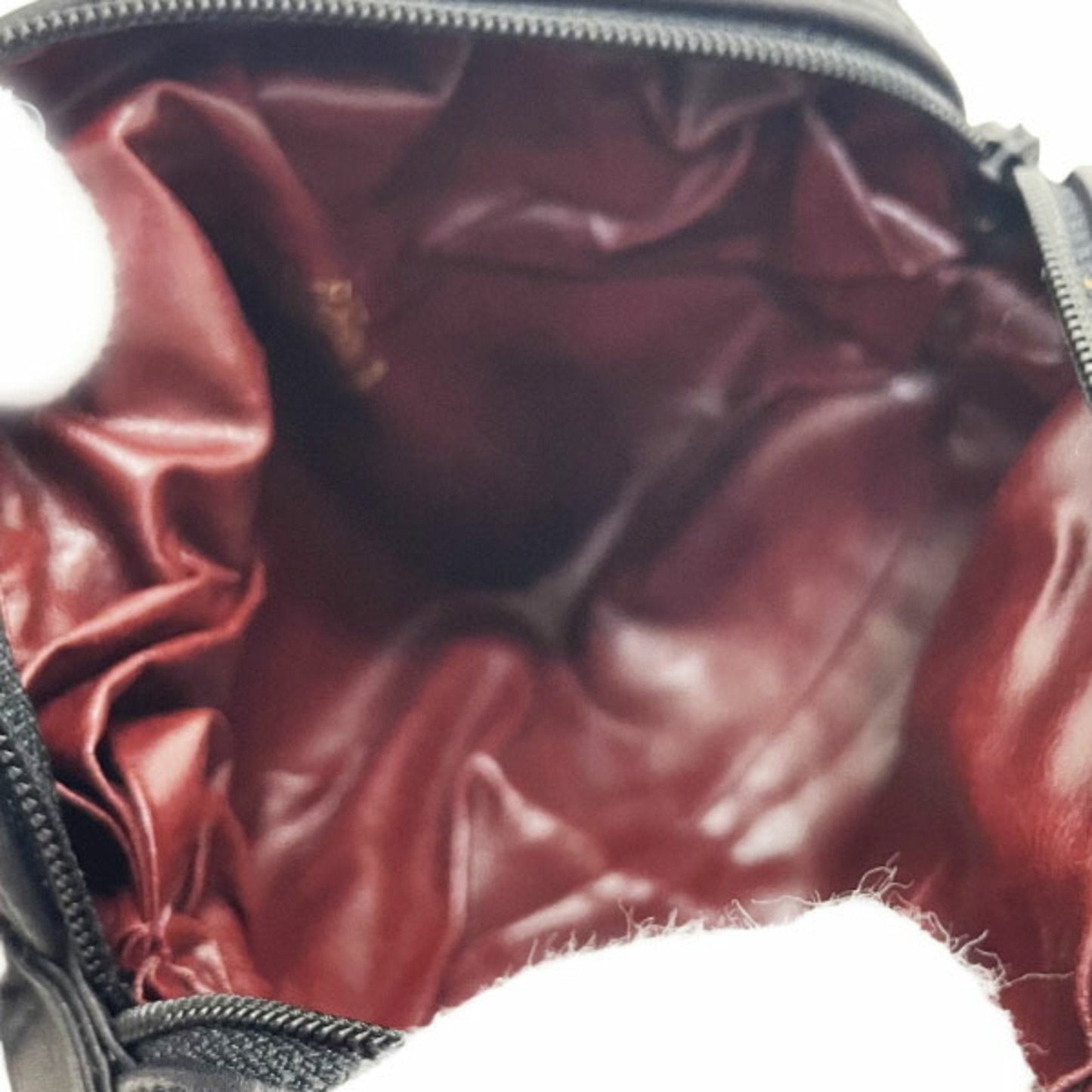 Gucci Black Leather Pouch ( )