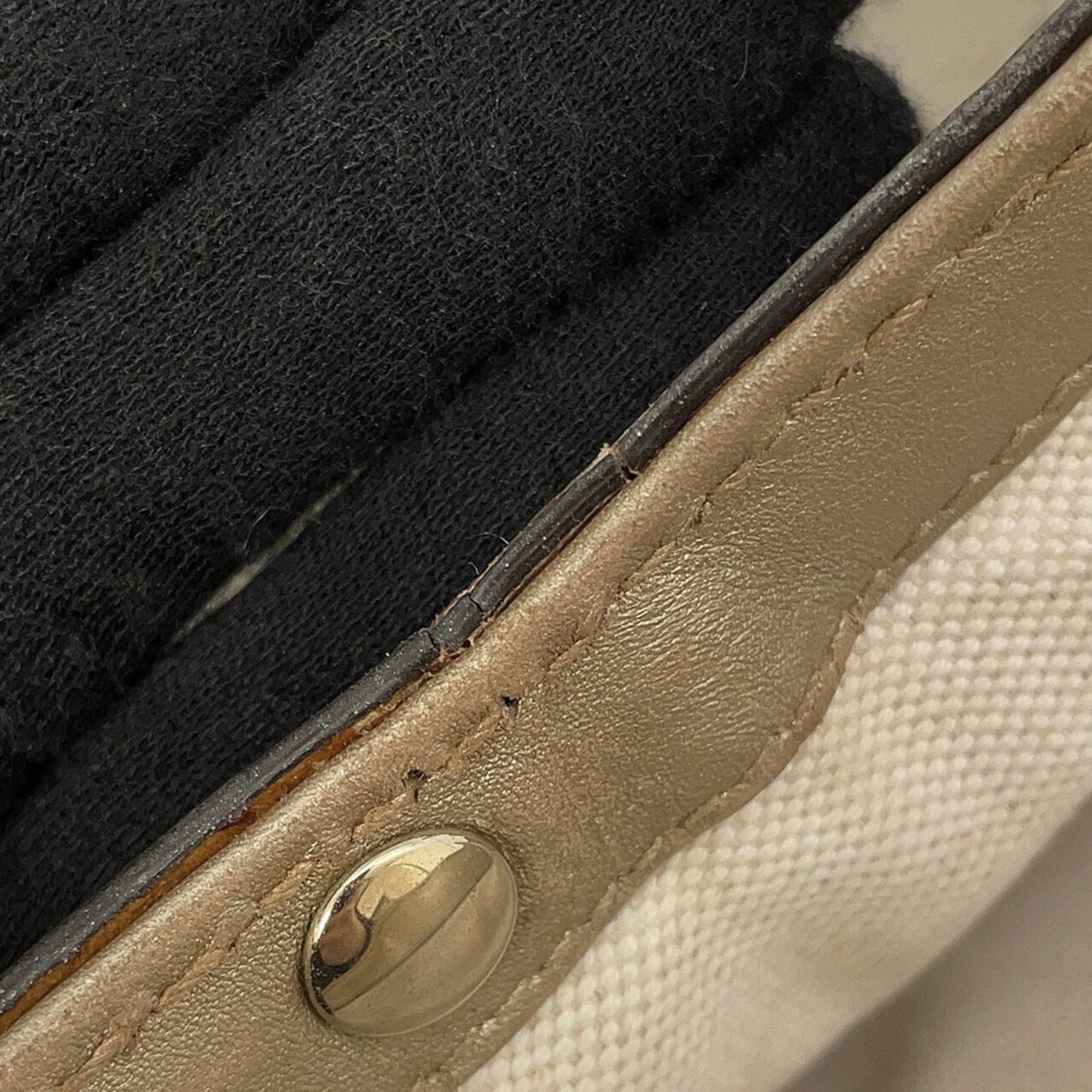 Gucci Sukey Beige Gold Leather Handbag ( )